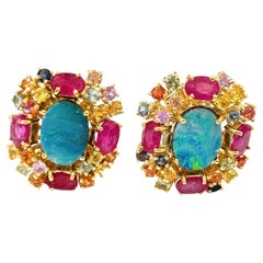Boucles d'oreilles Bochic Orient en or et argent 18 carats serties de rubis, d'opales et de plusieurs saphirs