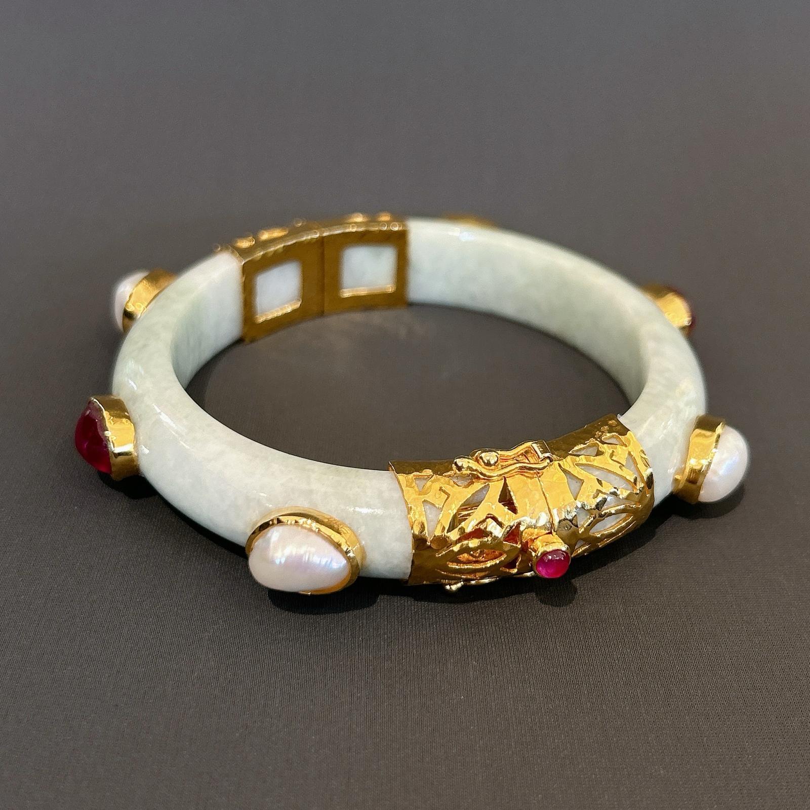 Bochic “Orient” Ruby, Sapphire & Pearl Vintage Jade Bangle Set 18K Gold&Silver  In New Condition For Sale In New York, NY