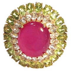 Anillo de cóctel Bochic "Orient" de oro de 18 quilates y plata con rubíes, peridotos y varias gemas