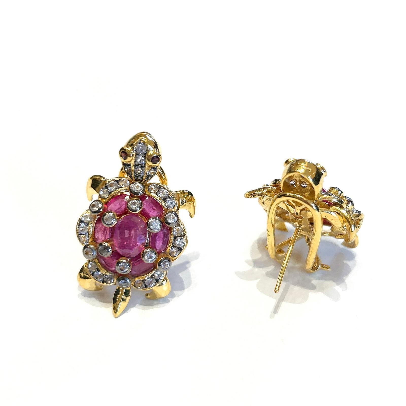 Bochic “Orient” Ruby & White Topaz Turtle Earrings Set 18K Gold & Silver In New Condition For Sale In New York, NY
