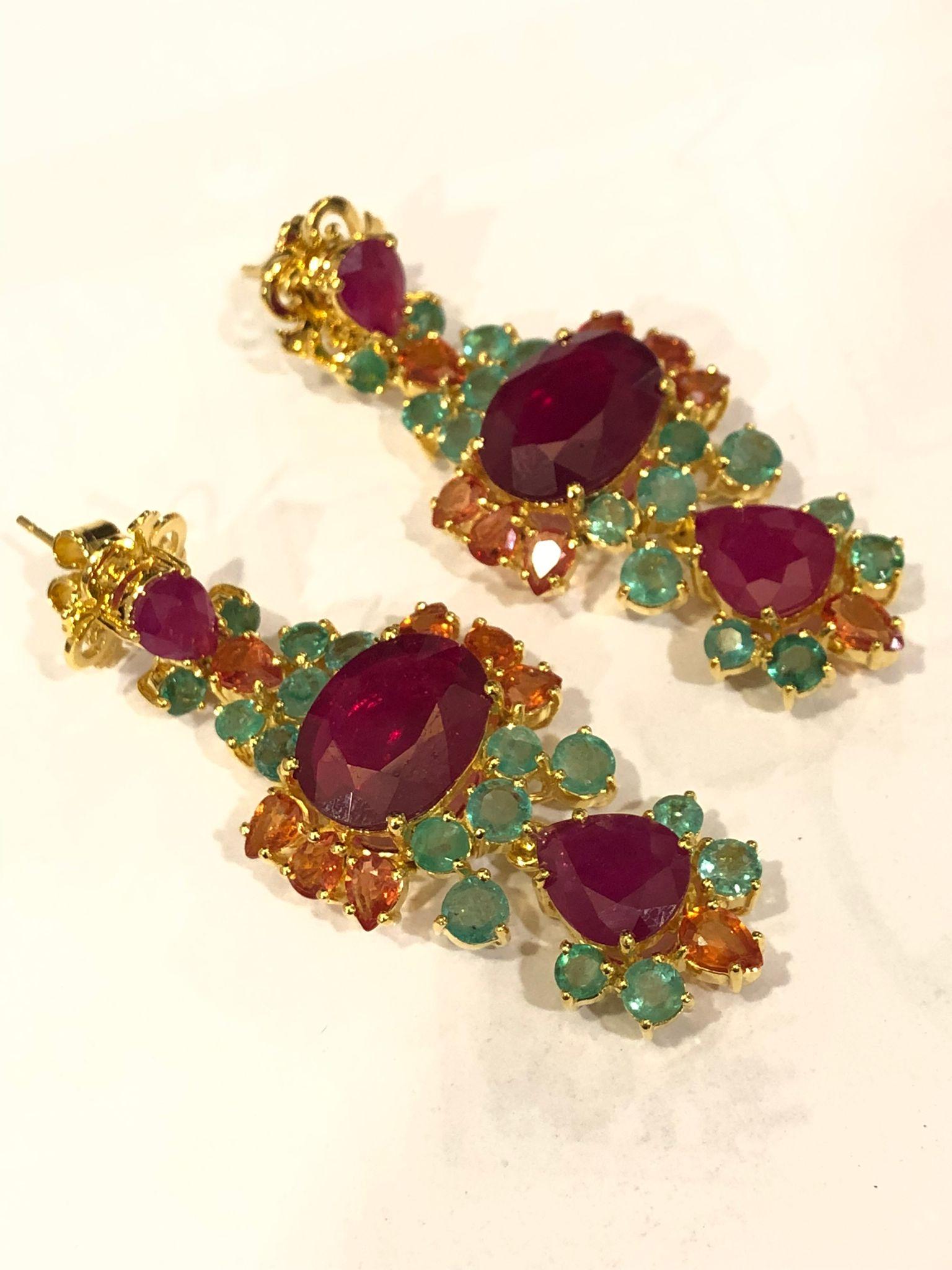 da uomo o donna Bochic “Orient” Ruby, Yellow Sapphire & Emerald Earrings Set 18K Gold & Silver in vendita