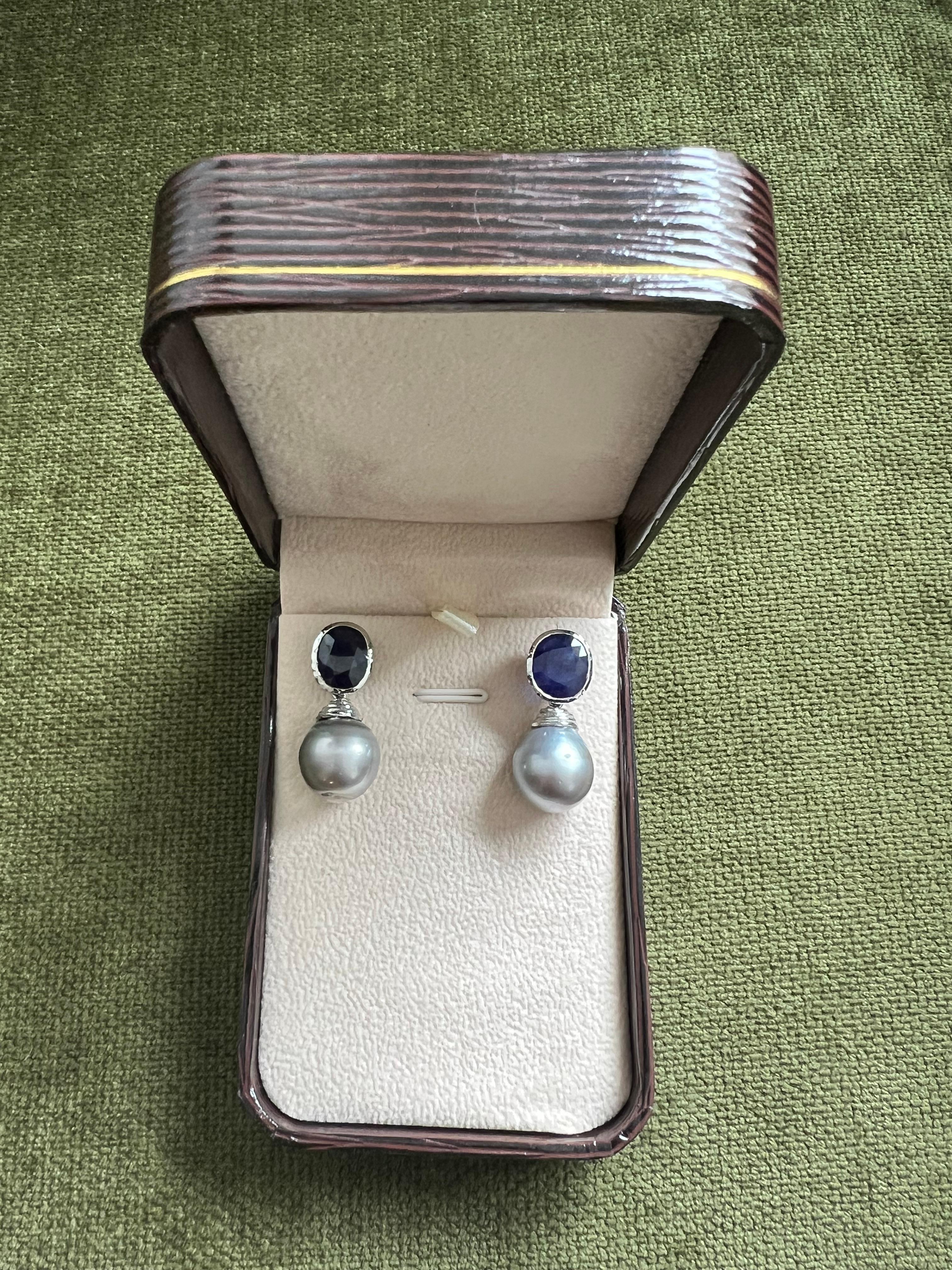 Ensemble boucles d'oreilles Bochic Orient en or et argent 18 carats, perles des mers du Sud et saphir bleu en vente 6