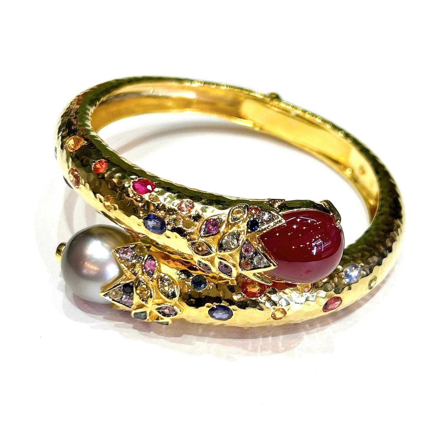 Bochic “Orient” South Sea Pearl, Ruby & Sapphire Bangle Set In 18K Gold & Silver In New Condition For Sale In New York, NY