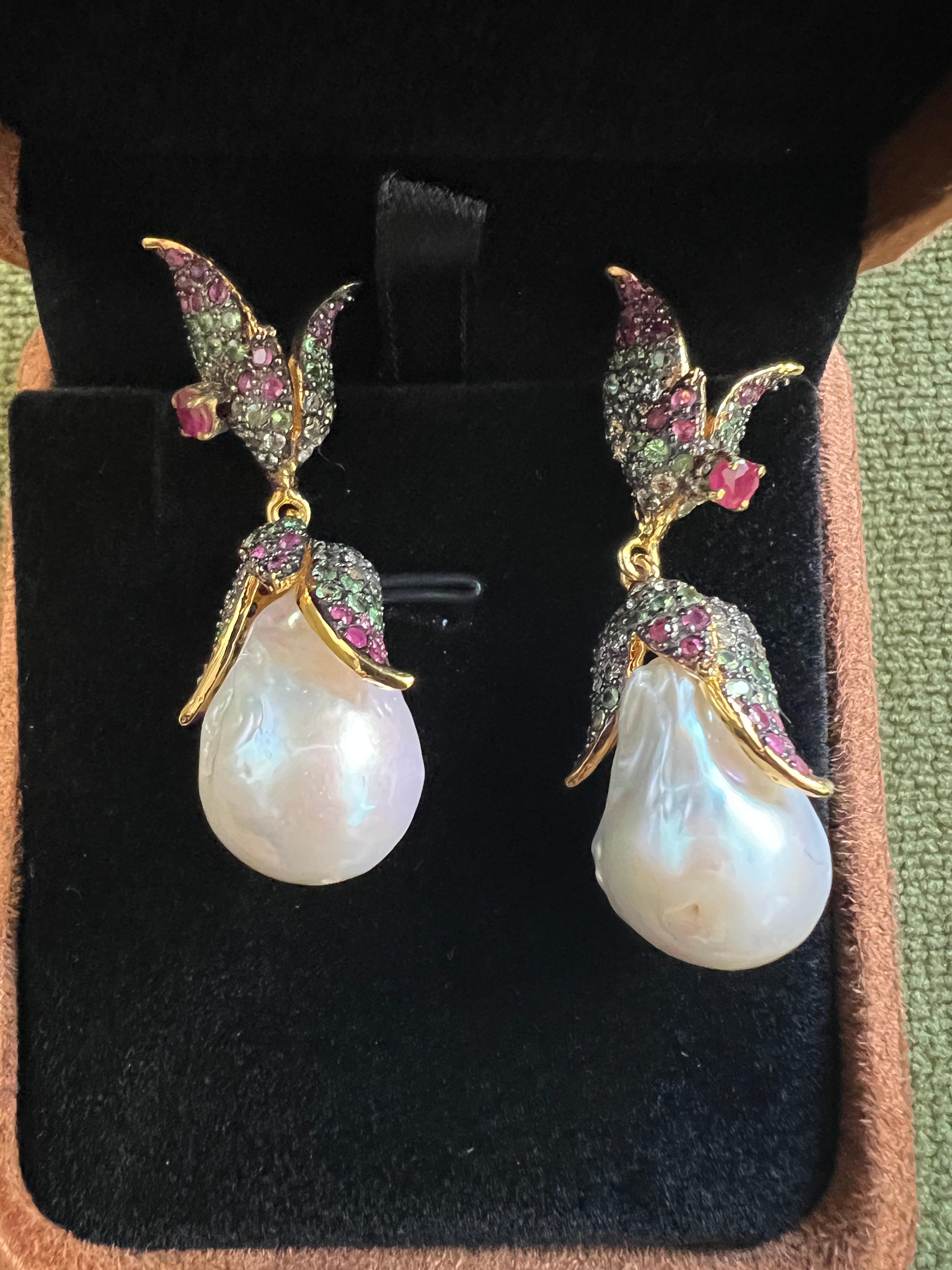 Women's or Men's Bochic “Orient” South Sea Pearl, Sapphire & Ruby Earrings Set 18K Gold & Silver For Sale