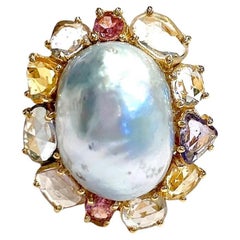 Anello Bochic "Orient" con perle dei mari del sud e zaffiri rosa in oro e argento 18 carati