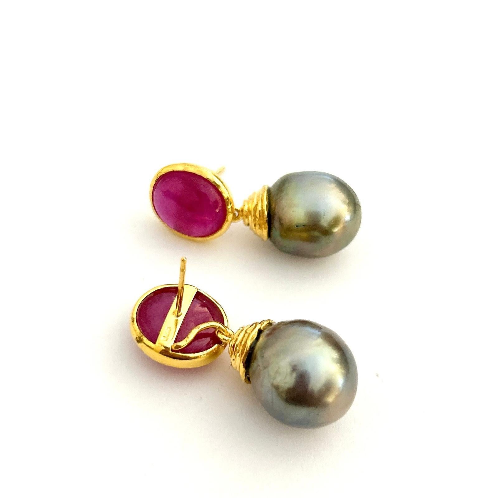 Women's Bochic “Orient” South Sea Pearls  & Ruby Earrings Set 18K In Gold & Silver For Sale
