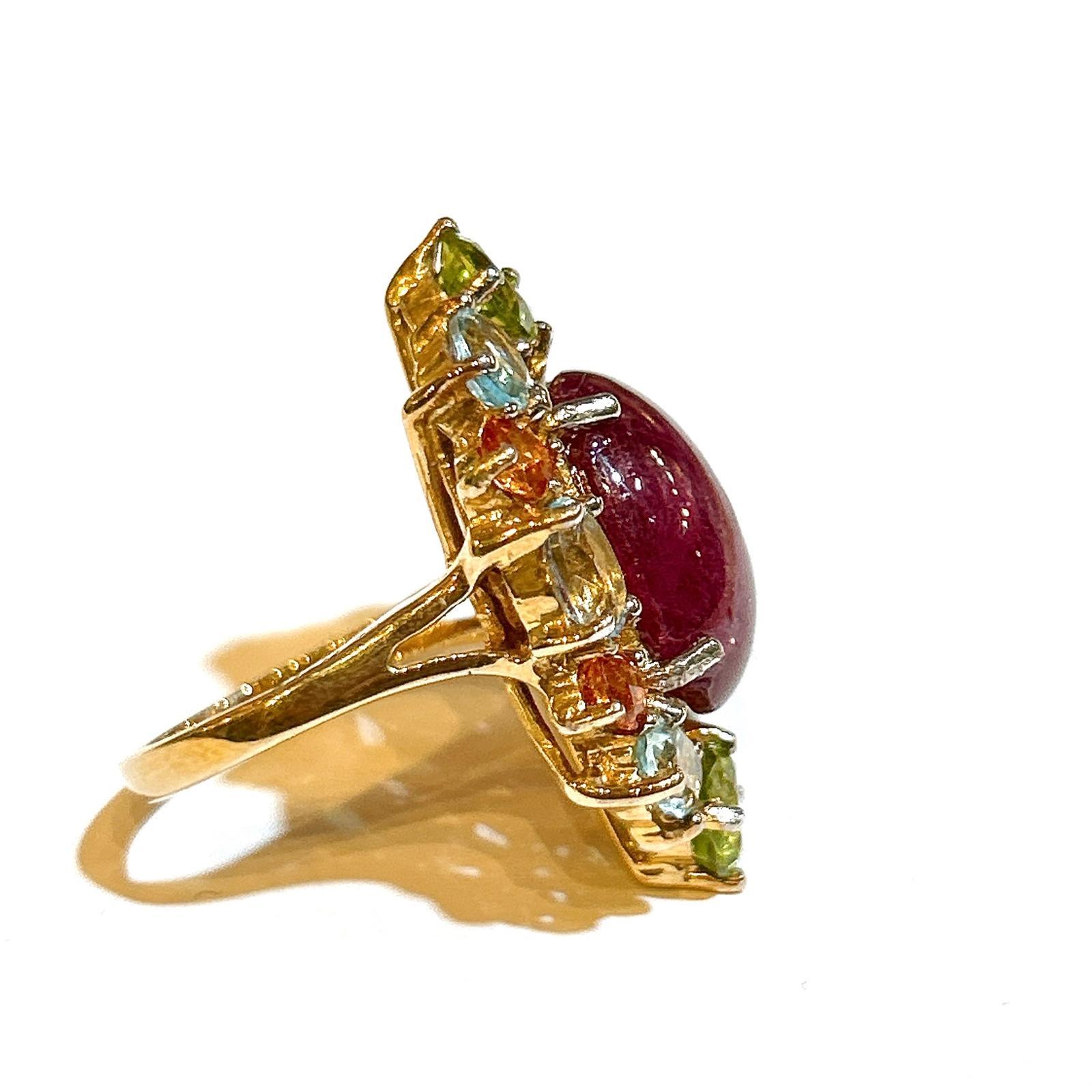 Brilliant Cut Bochic “Orient” Star Ruby & Green Perridot Cocktail Ring 18K Gold & Silver For Sale