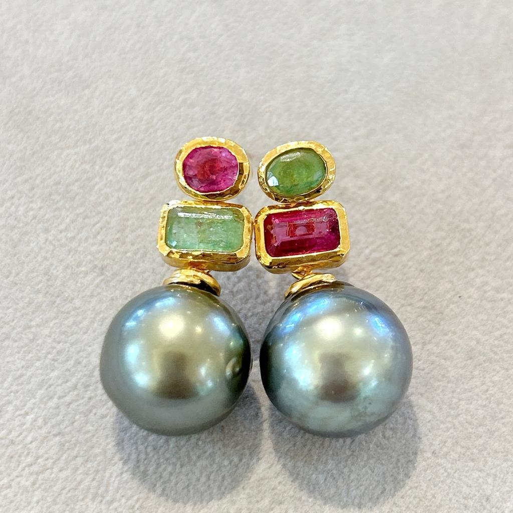 Bochic “Orient” Tahiti Pearls, Ruby & Emerald Earrings Set In 18K Gold & Silver  In New Condition For Sale In New York, NY