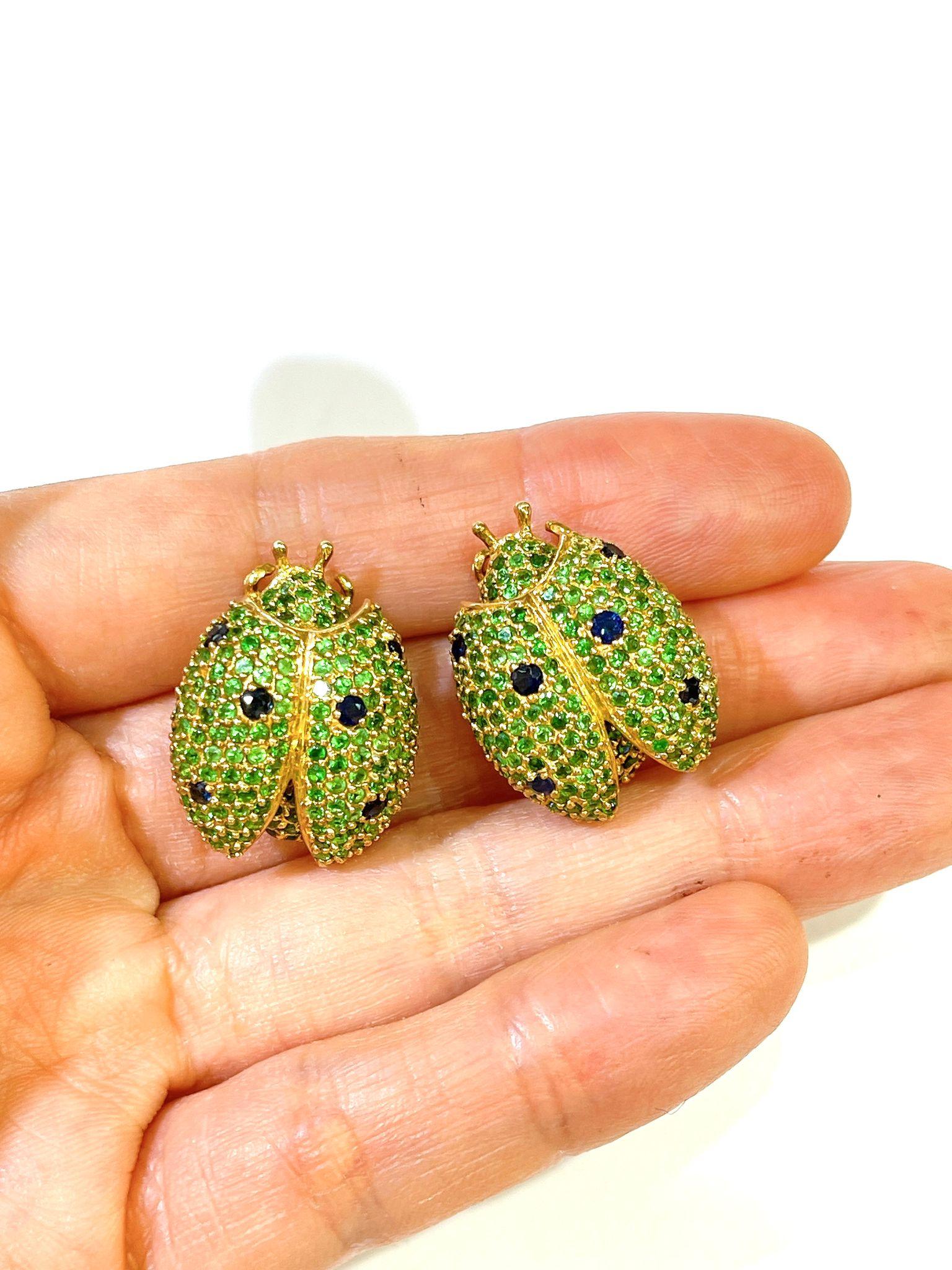 Bochic “Orient” Tsavorite & Blue Sapphire Earrings Set In 18K Gold & Silver For Sale 1