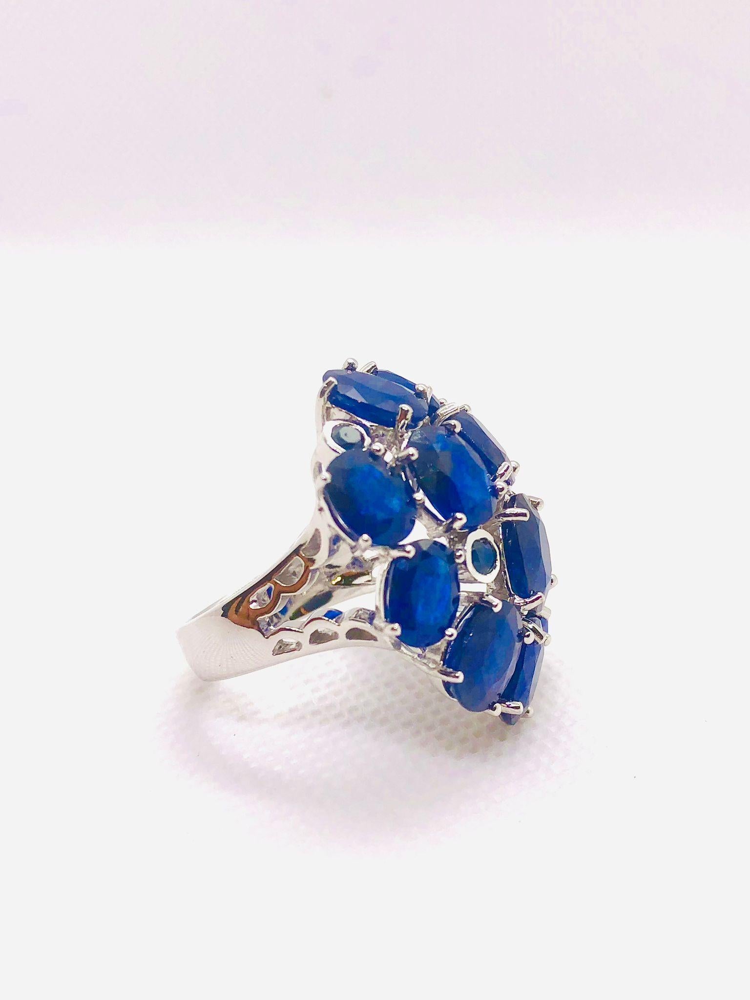 Baroque Bochic “Orient” Vintage Blue Sapphire Vintage Cluster Ring Set 18K White Gold & For Sale