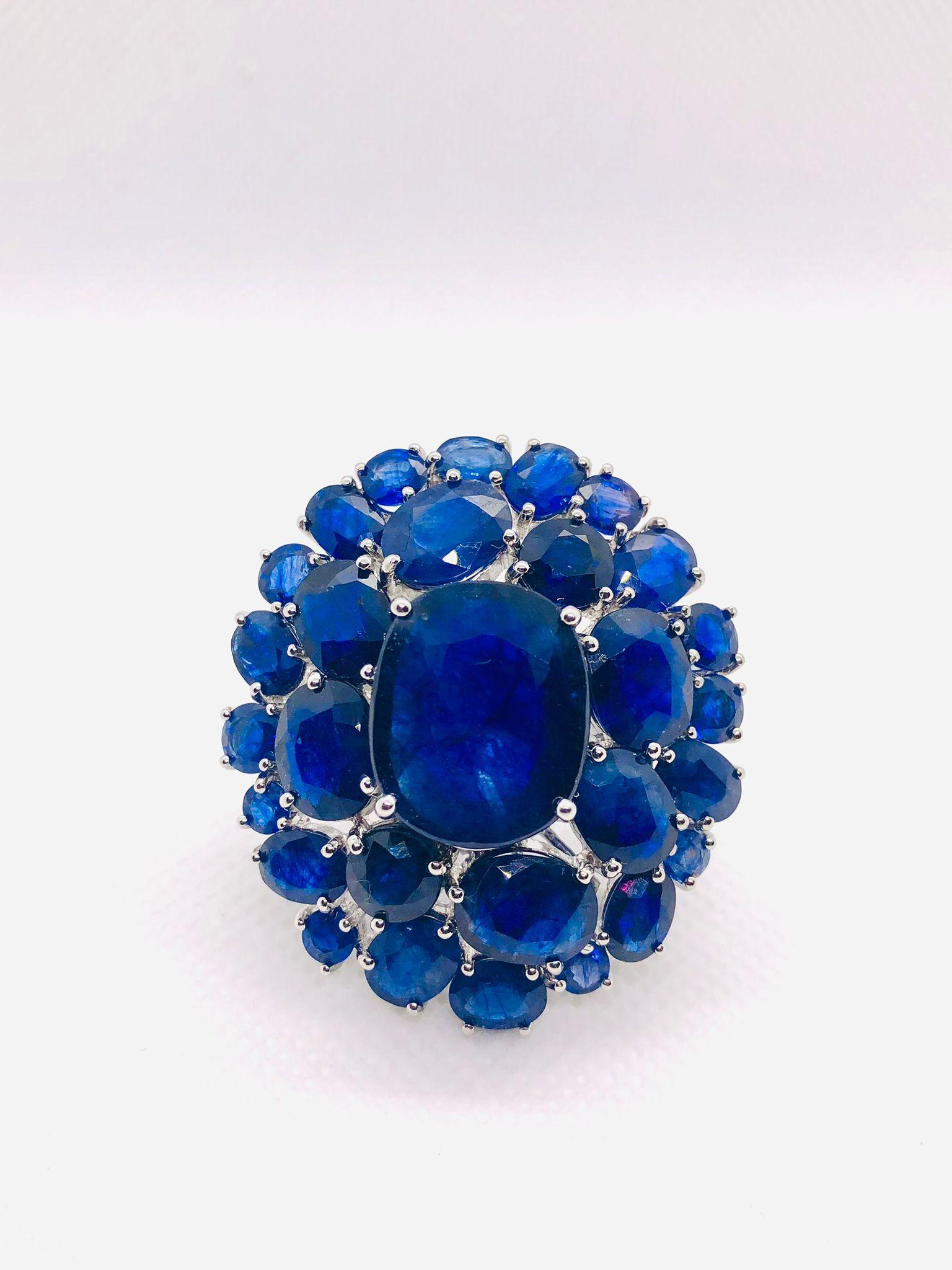 Baroque Bochic “Orient” Vintage Blue Sapphire Vintage Cluster Ring Set 18K White Gold & For Sale