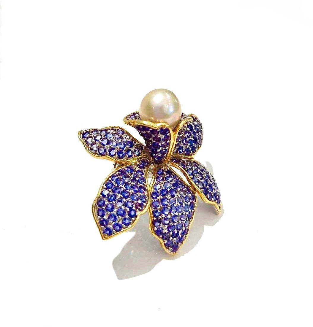 Bochic “Orient” Vintage Blue Sapphire & White Pearl Ring - 18K Gold & Silver In Excellent Condition For Sale In New York, NY