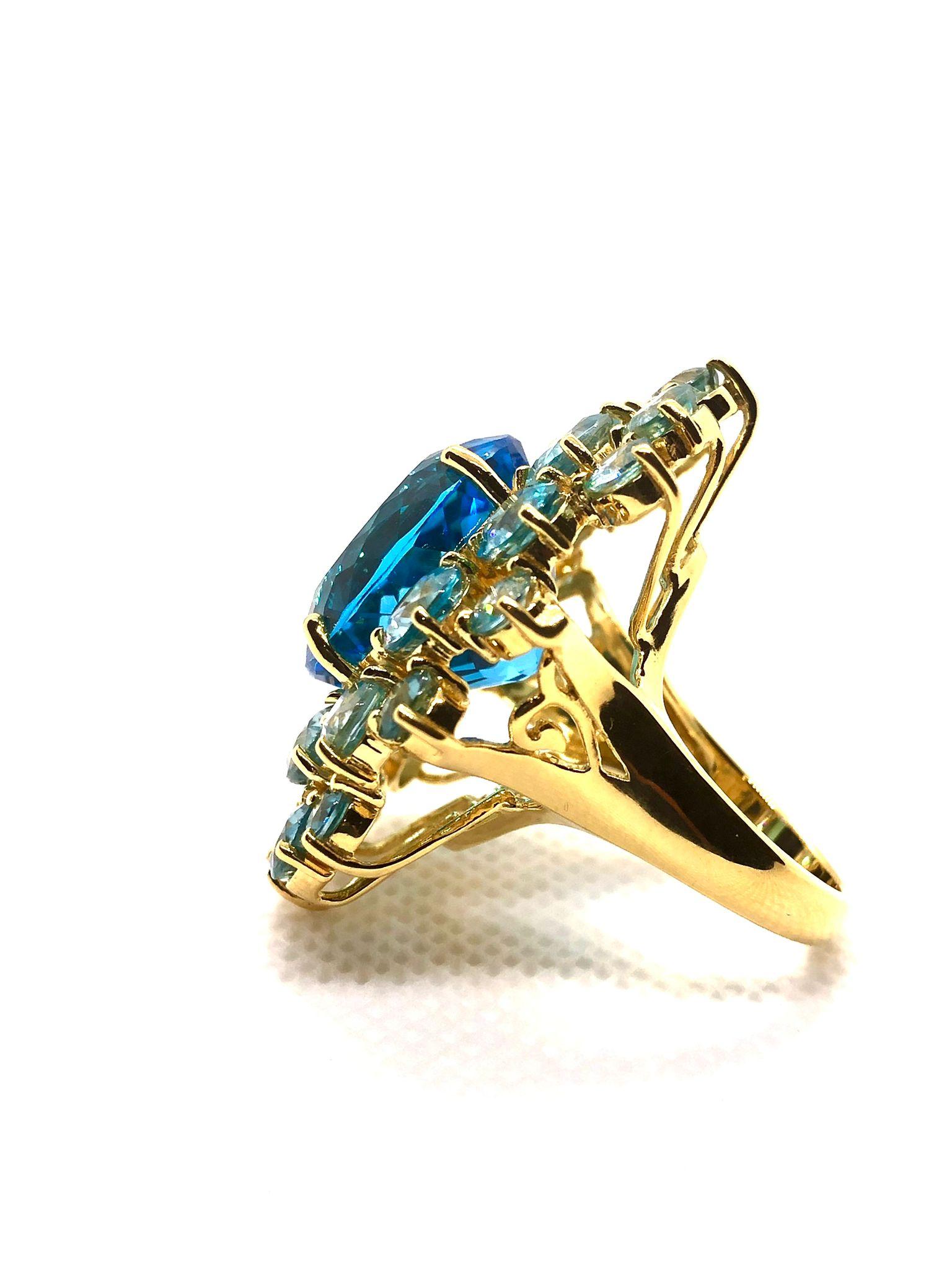 Bochic “Orient” Vintage Blue Topaz Cocktail Ring Set In 18K Gold & Silver For Sale 2