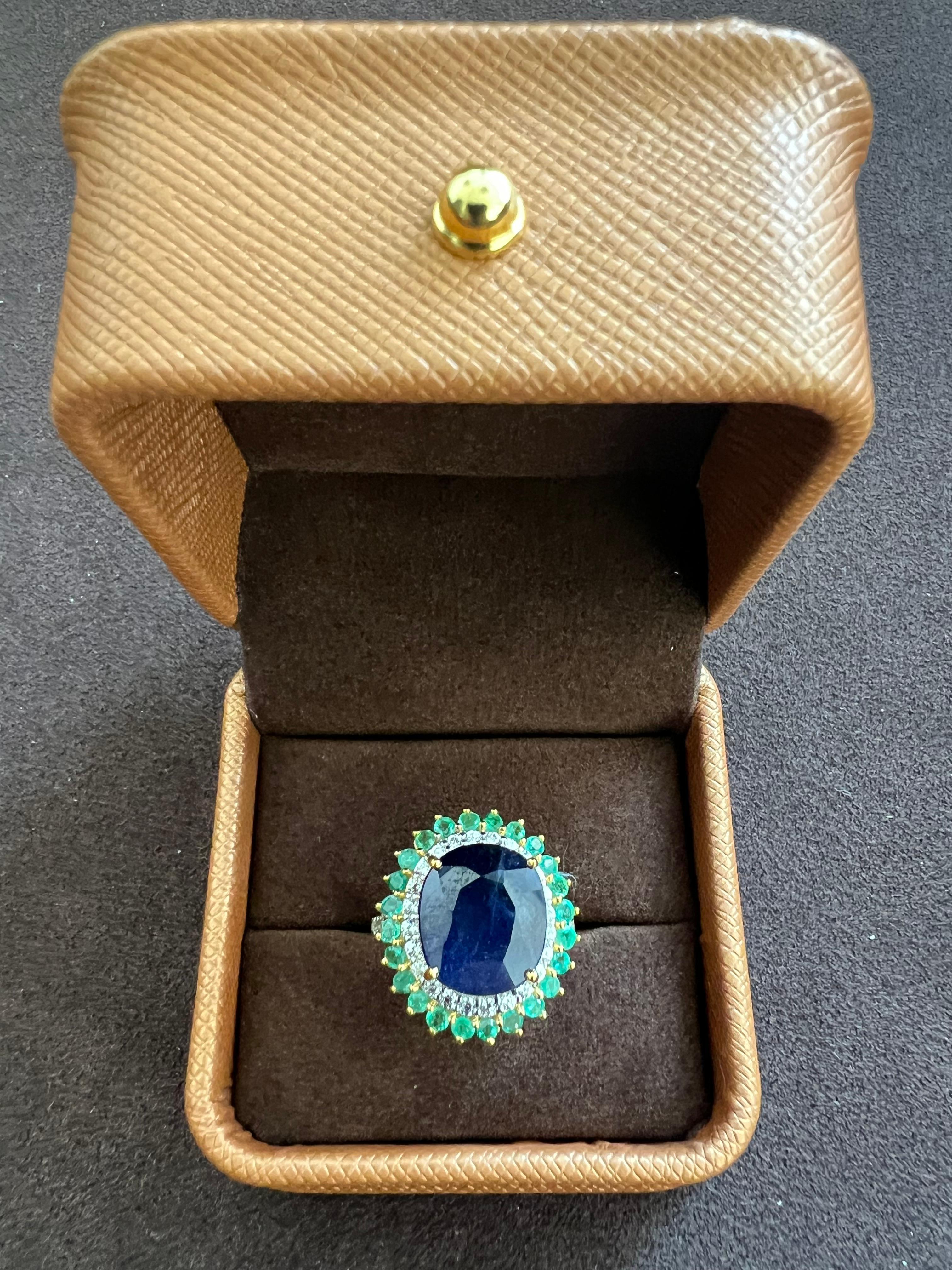 Women's or Men's Bochic “Orient” Vintage Diamond, Blue Sapphire & Emerald Ring Set In 18K Gold & For Sale