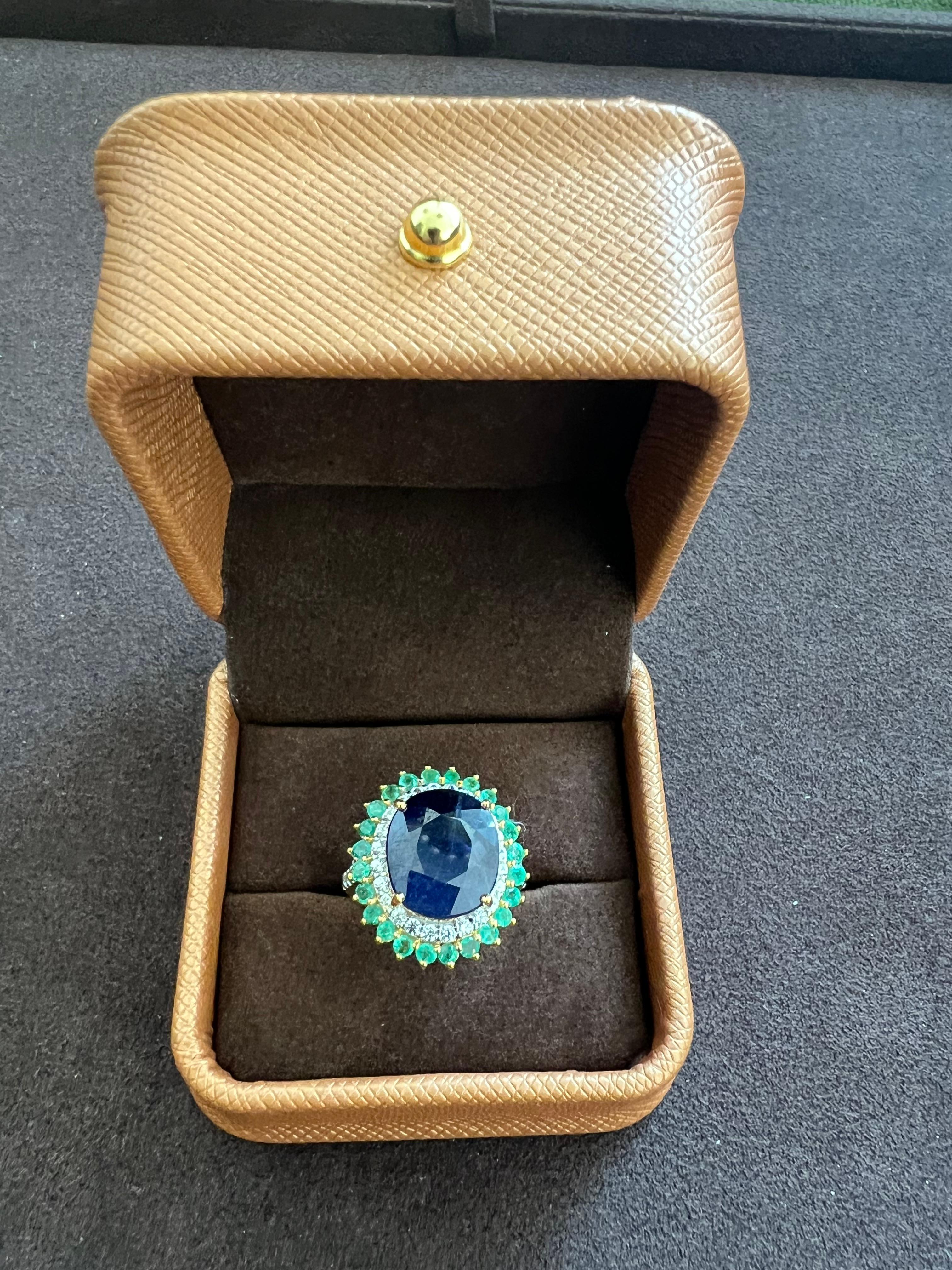 Bochic “Orient” Vintage Diamond, Blue Sapphire & Emerald Ring Set In 18K Gold & For Sale 1
