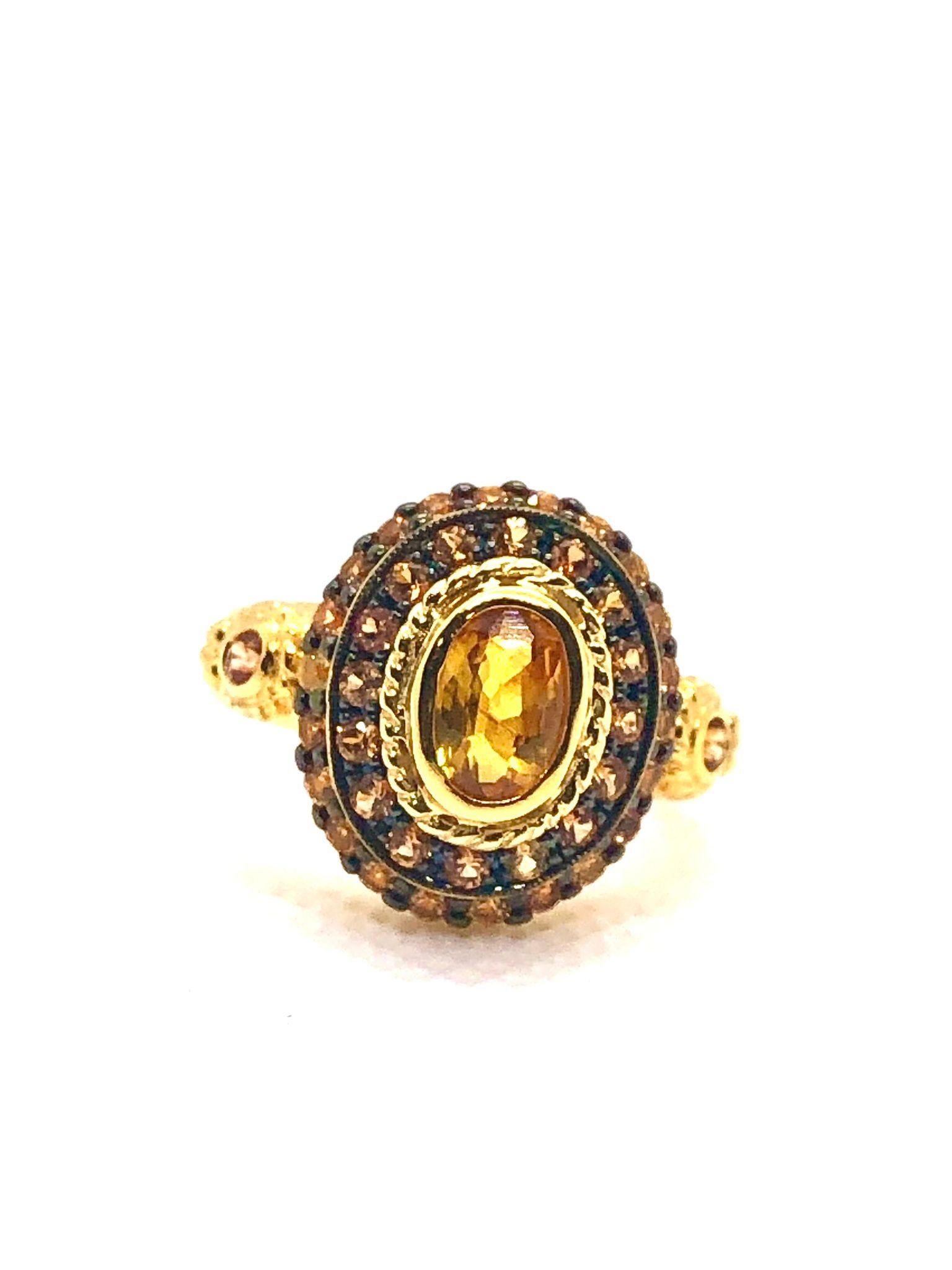 Bochic “Orient” Vintage Fancy Yellow Sapphire Ring Set In 18K Gold & Silver 

Natural Yellow Sapphire - 5 carat 

This Ring is from the 
