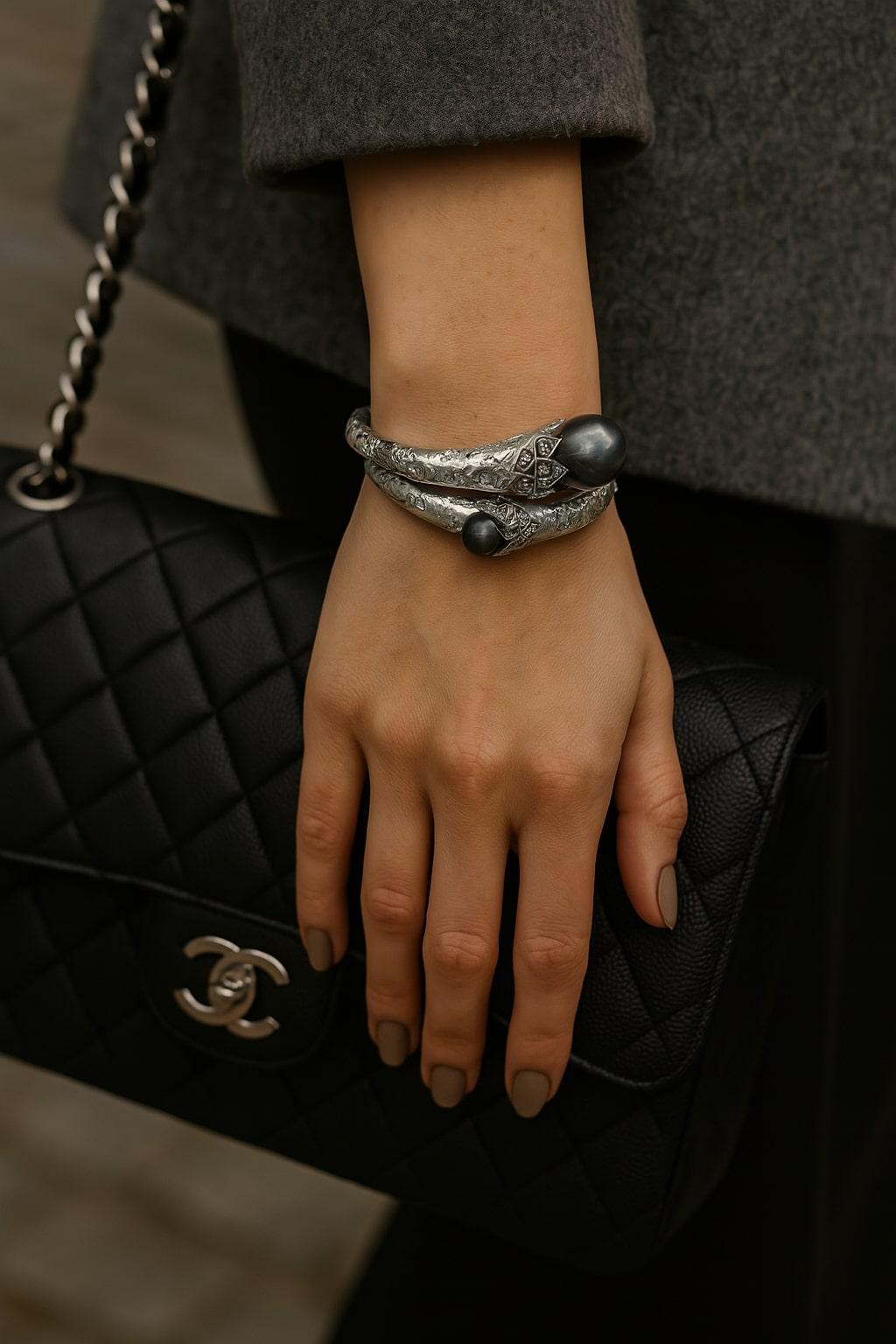 Bochic “Orient” Vintage Jade & Sapphire Dragon Bangle Set In 18K Gold & Silver For Sale 7