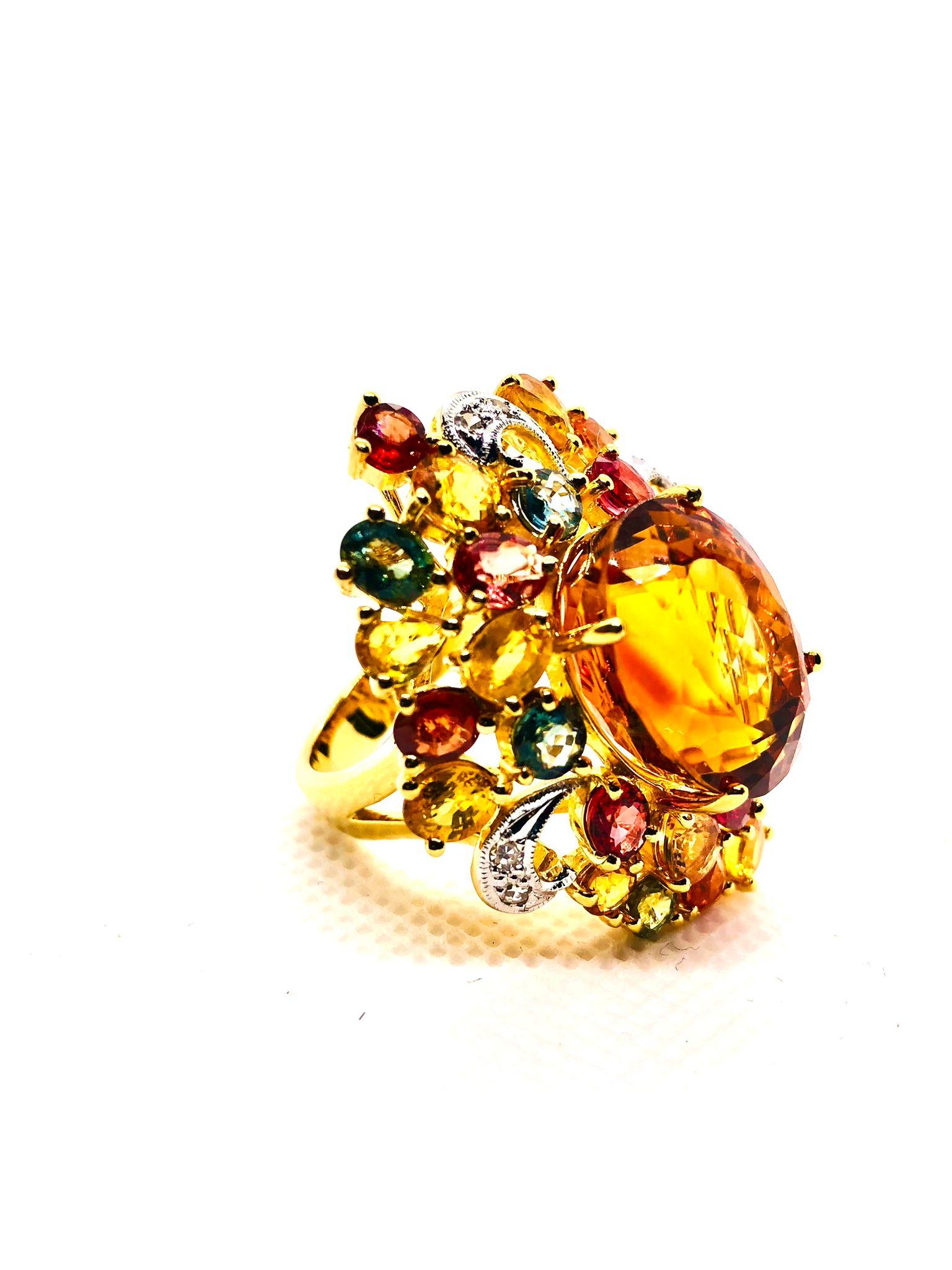 Bochic “Orient” Vintage Natural Citrine, Diamond & Sapphire Ring Set In 18K Gold In Excellent Condition For Sale In New York, NY