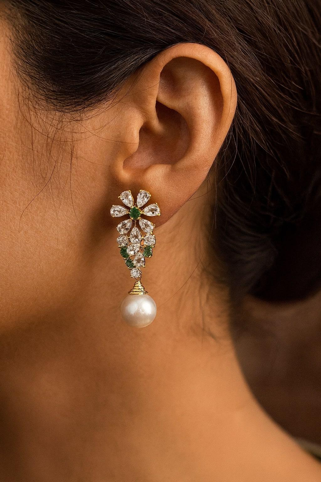 Bochic "Orient" Boucles d
oreilles Vintage Emeraude Naturelle 
Perle Or 18K 
Argent