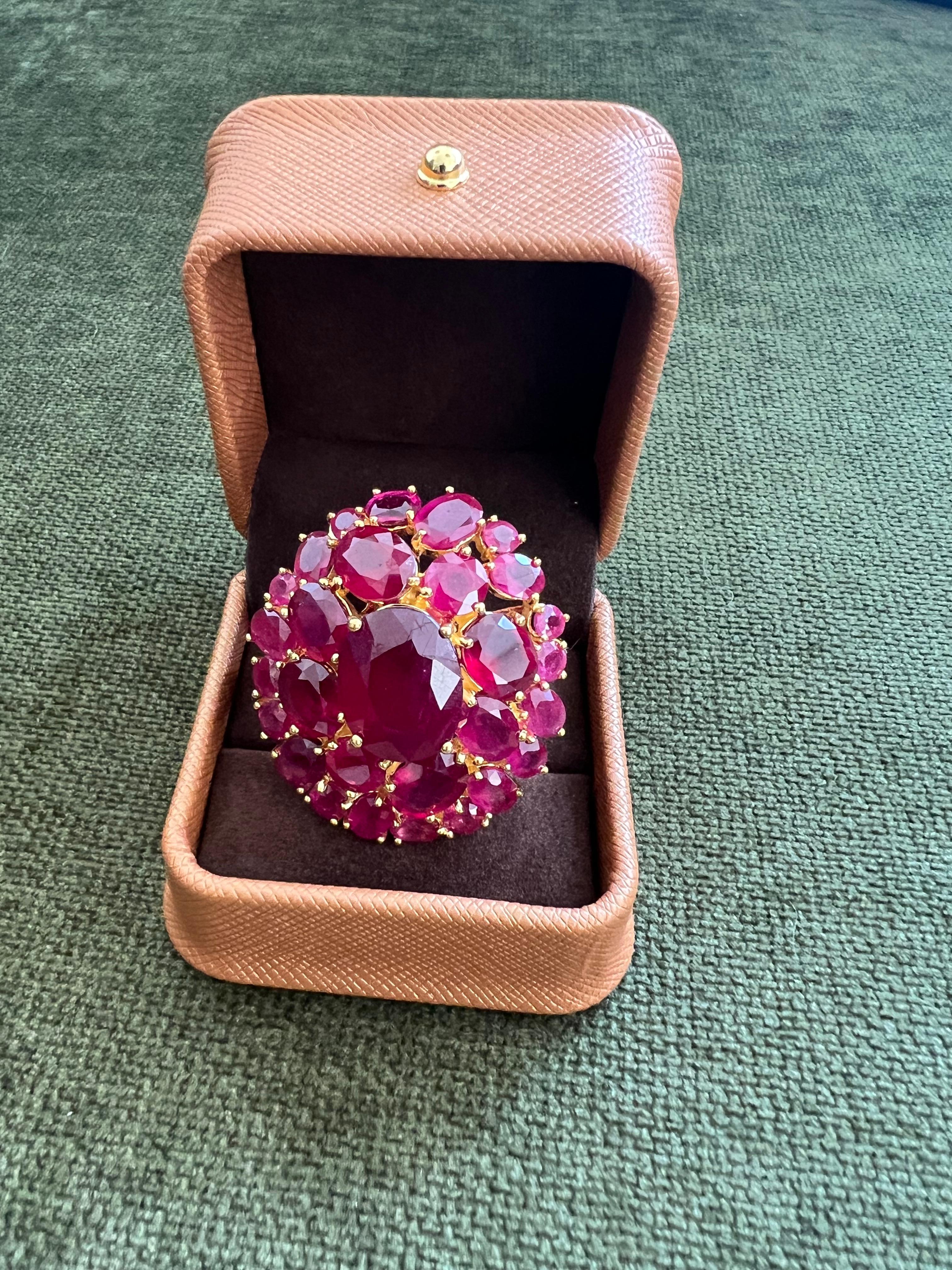 Bochic “Orient” Vintage Natural Ruby Cocktail Ring Set In 18K Gold, Certificate For Sale 4