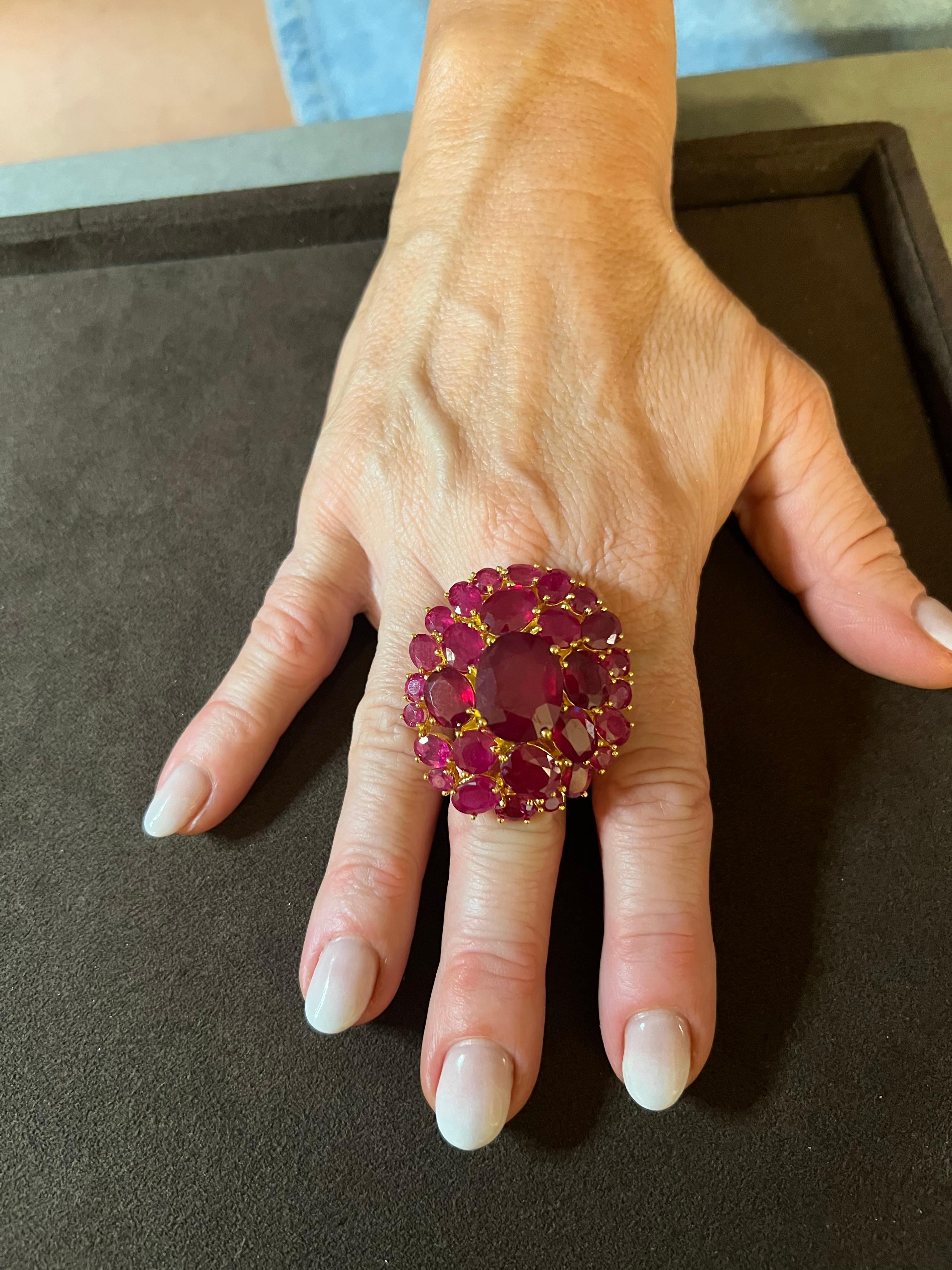 Bochic “Orient” Vintage Natural Ruby Cocktail Ring Set In 18K Gold, Certificate For Sale 9