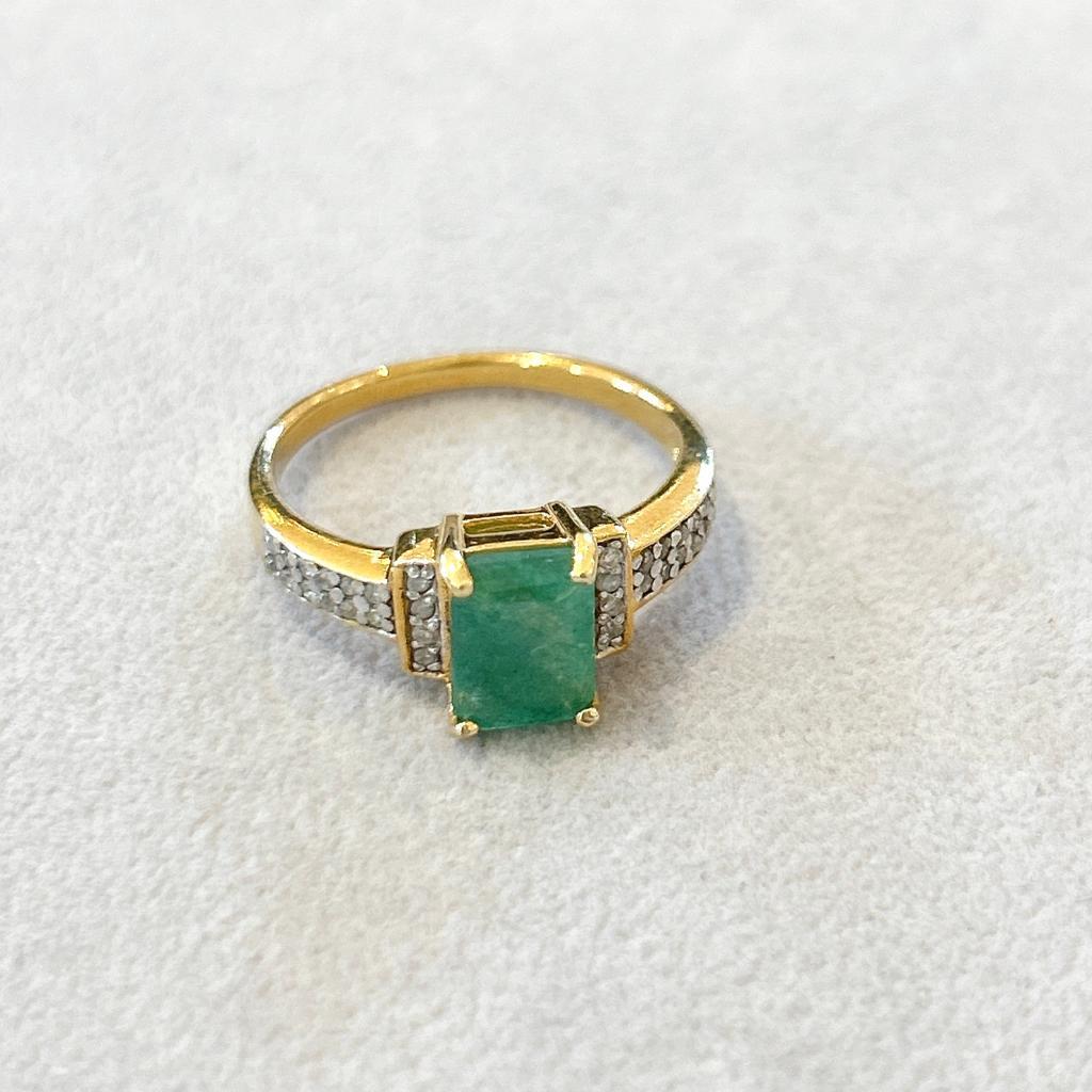 Bochic “Orient” Vintage Retro Emerald & Diamond Ring Set In 18K Gold & Silver  In New Condition For Sale In New York, NY