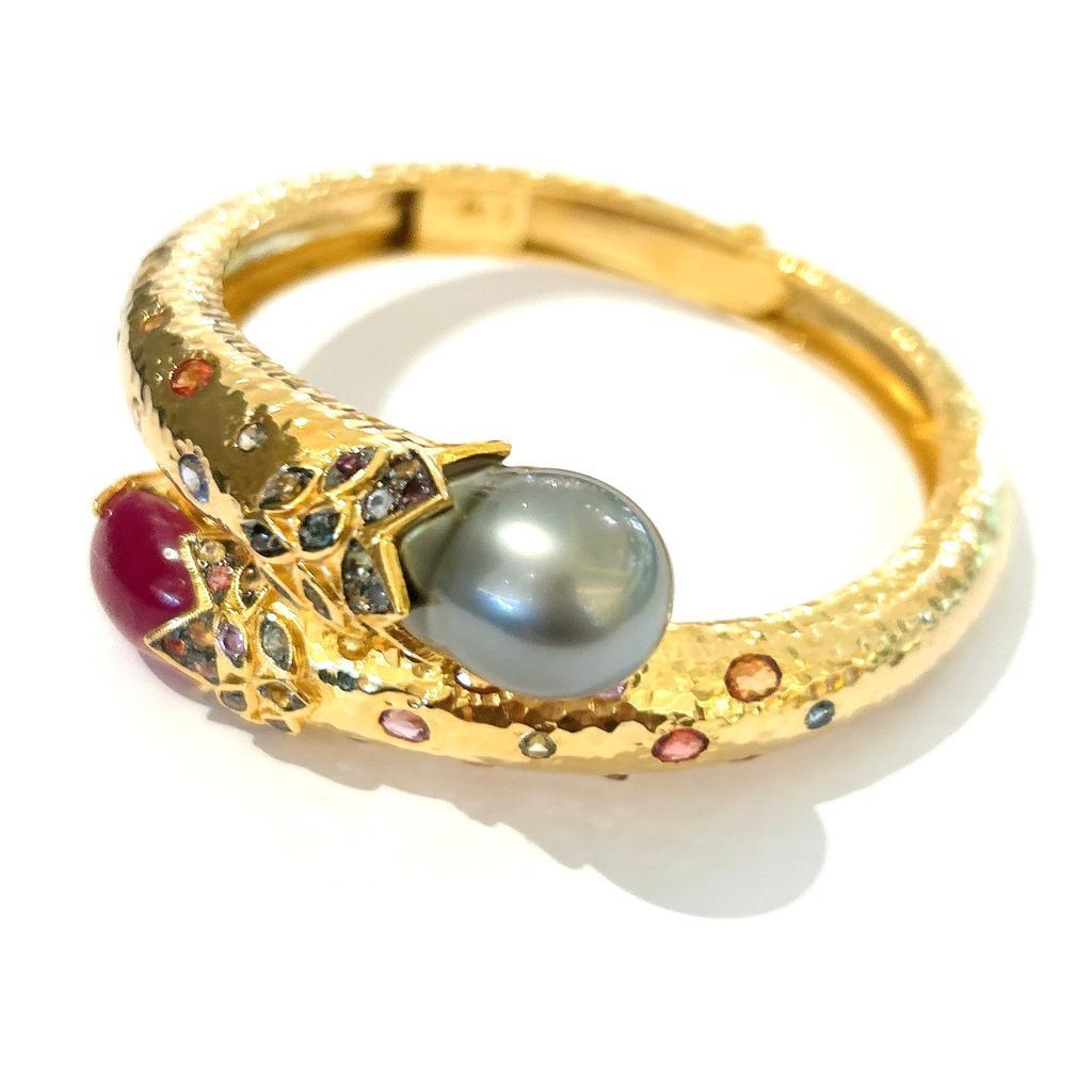 Bochic “Orient” Vintage Ruby, Pearl & Multi Sapphire Dragon Bangle Set In 18K Go For Sale 3