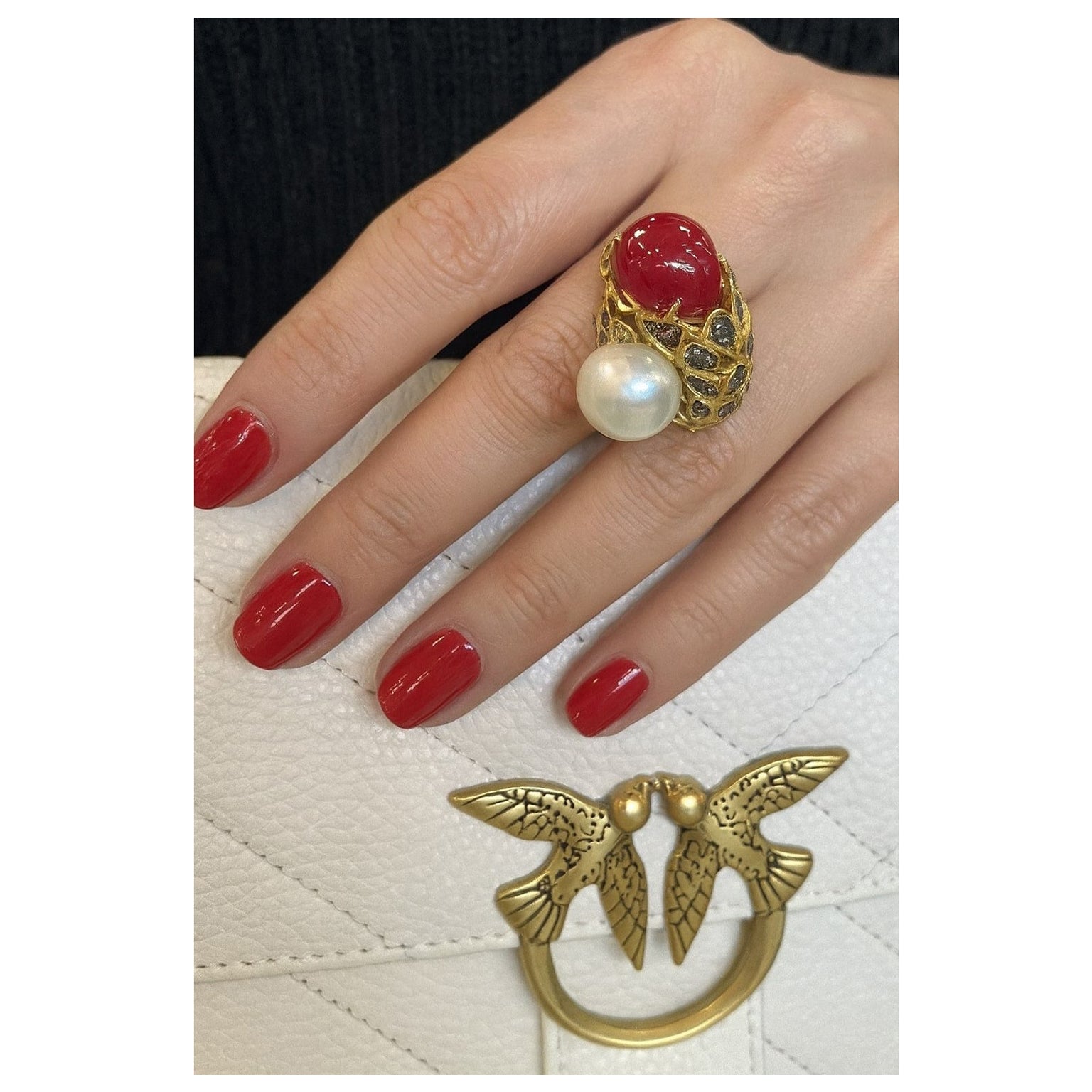 Bochic "Orient" Set di anelli con rubini, perle e zaffiri multipli in oro e argento 18 carati in vendita