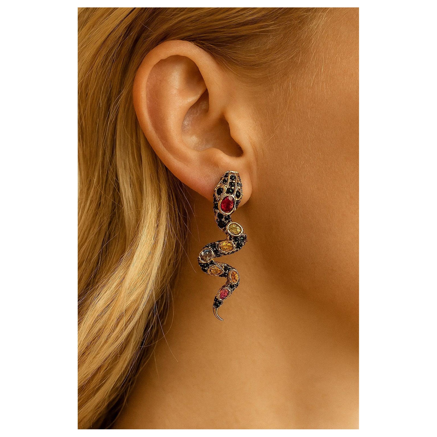 Bochic "Orient" Set di orecchini a serpente in rubino e zaffiro d
epoca in oro e argento 18 carati