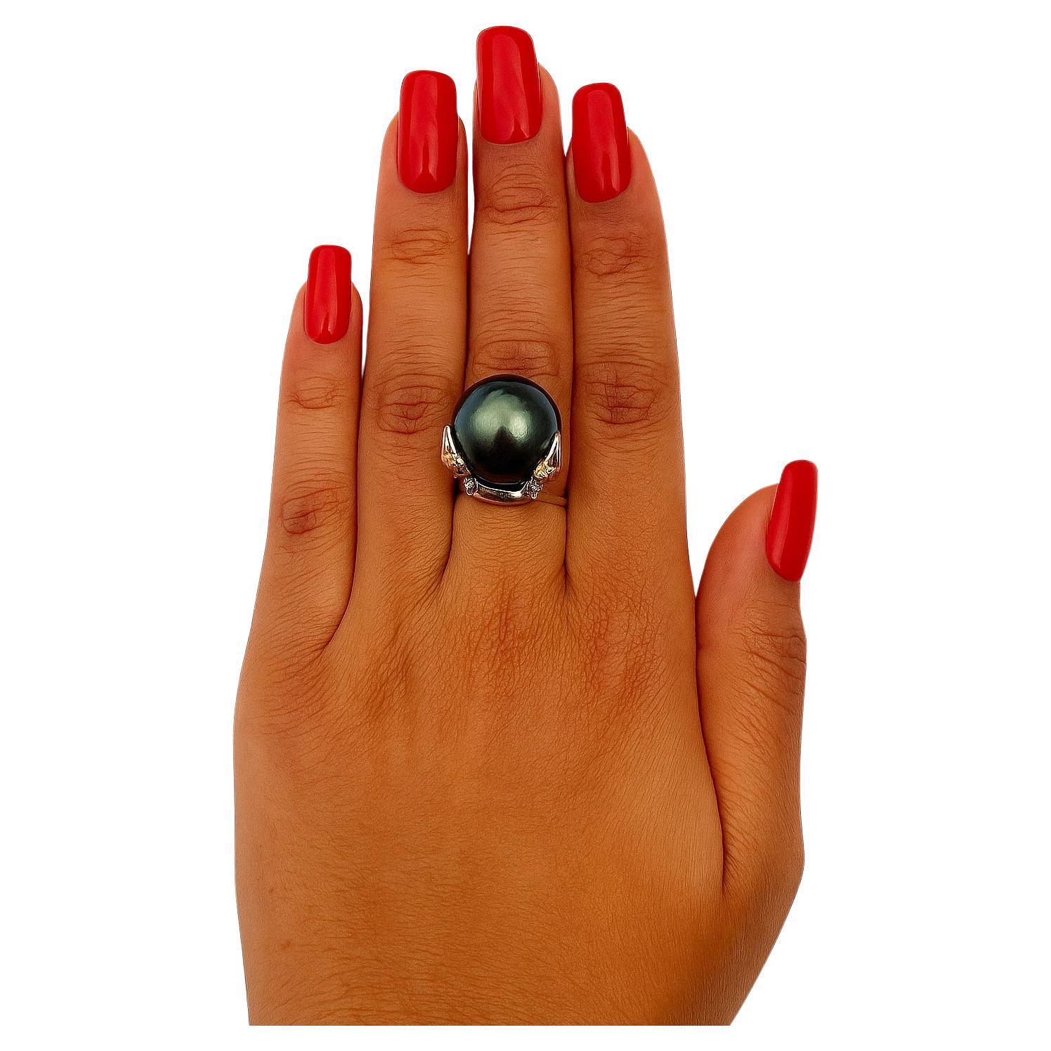 Bochic “Orient” Vintage South Sea Pearl
Yellow Sapphires Ring Set 18K Gold
S