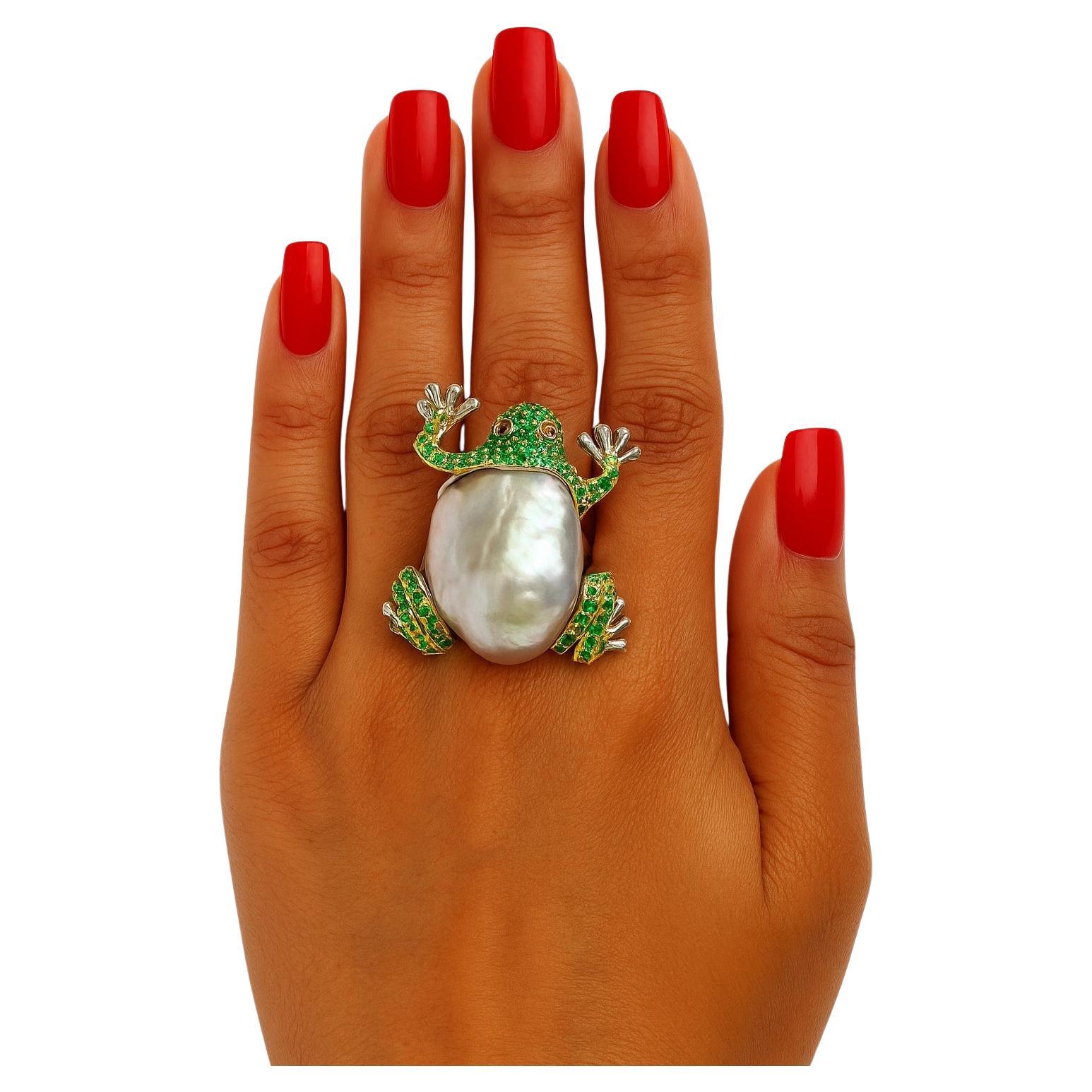 Anello vintage di smeraldi e perle bianche di Bochic "Orient" in oro e argento 18 carati