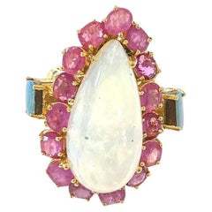 Bague cocktail Bochic Orient en or et argent 18 carats, opale blanche, bleue, rubis rouge