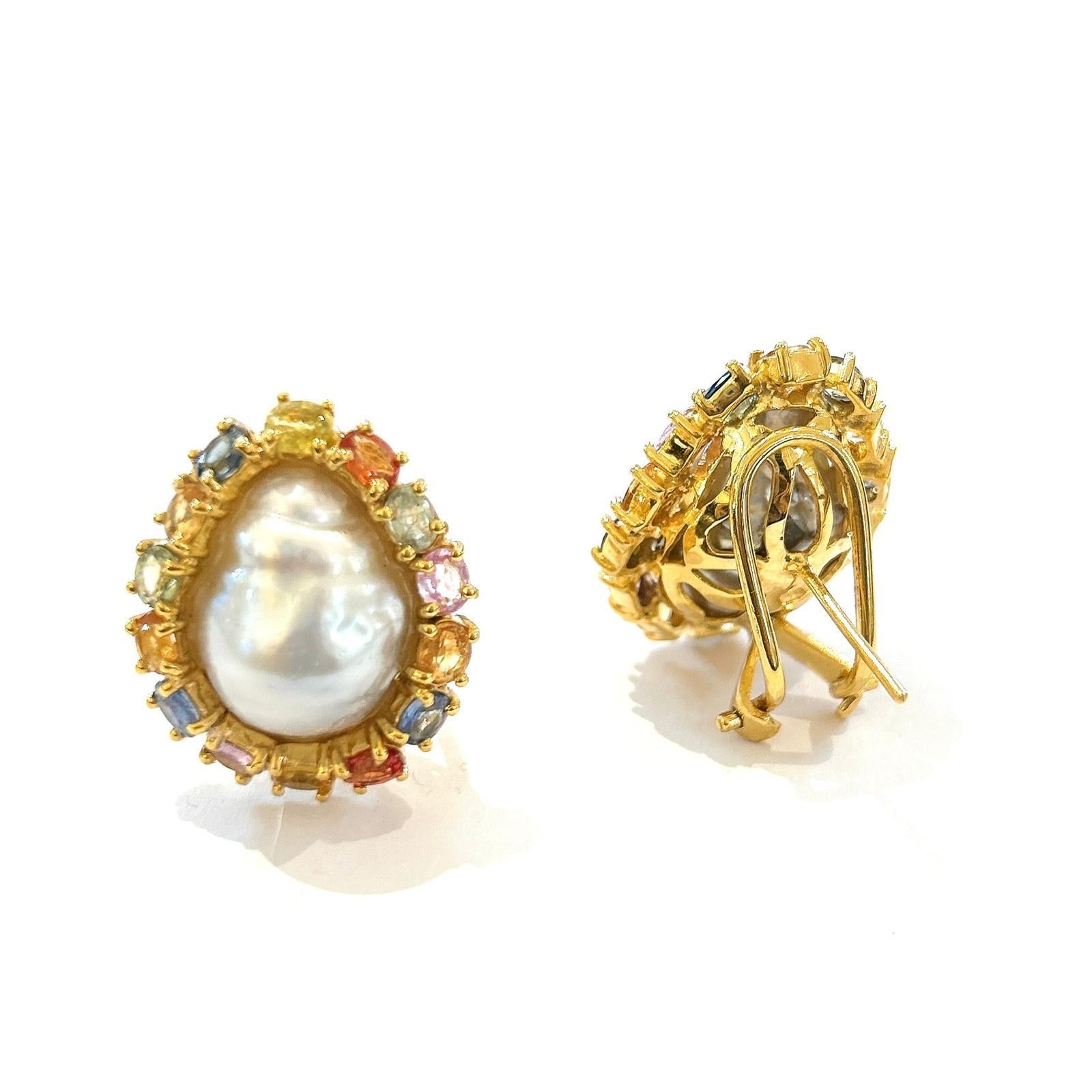 Bochic “Orient” Red Ruby, White South Sea Pearls & Multi Color Fancy Rose Cut Sapphires Earrings Set In 18K Gold & Silver 

Natural Multi Color Sapphires from Sri Lanka
2,50 carat  
Colors; Green, Rose, Yellow, Purple and Blue 
South Sea White
