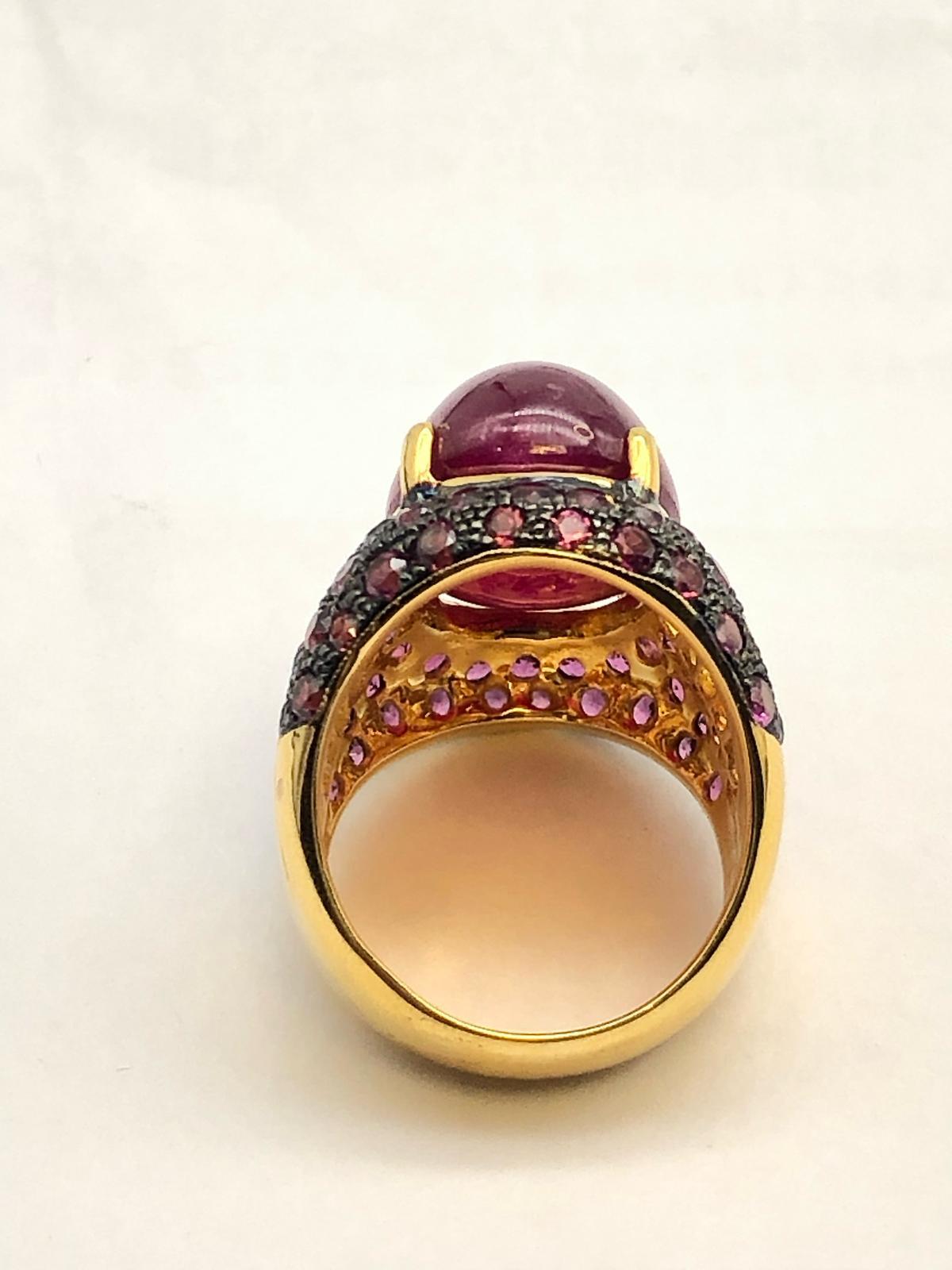 Cabochon Bochic “Orient” Yellow Sapphire & Ruby Cocktail Ring Set In 18K Gold & Silver For Sale