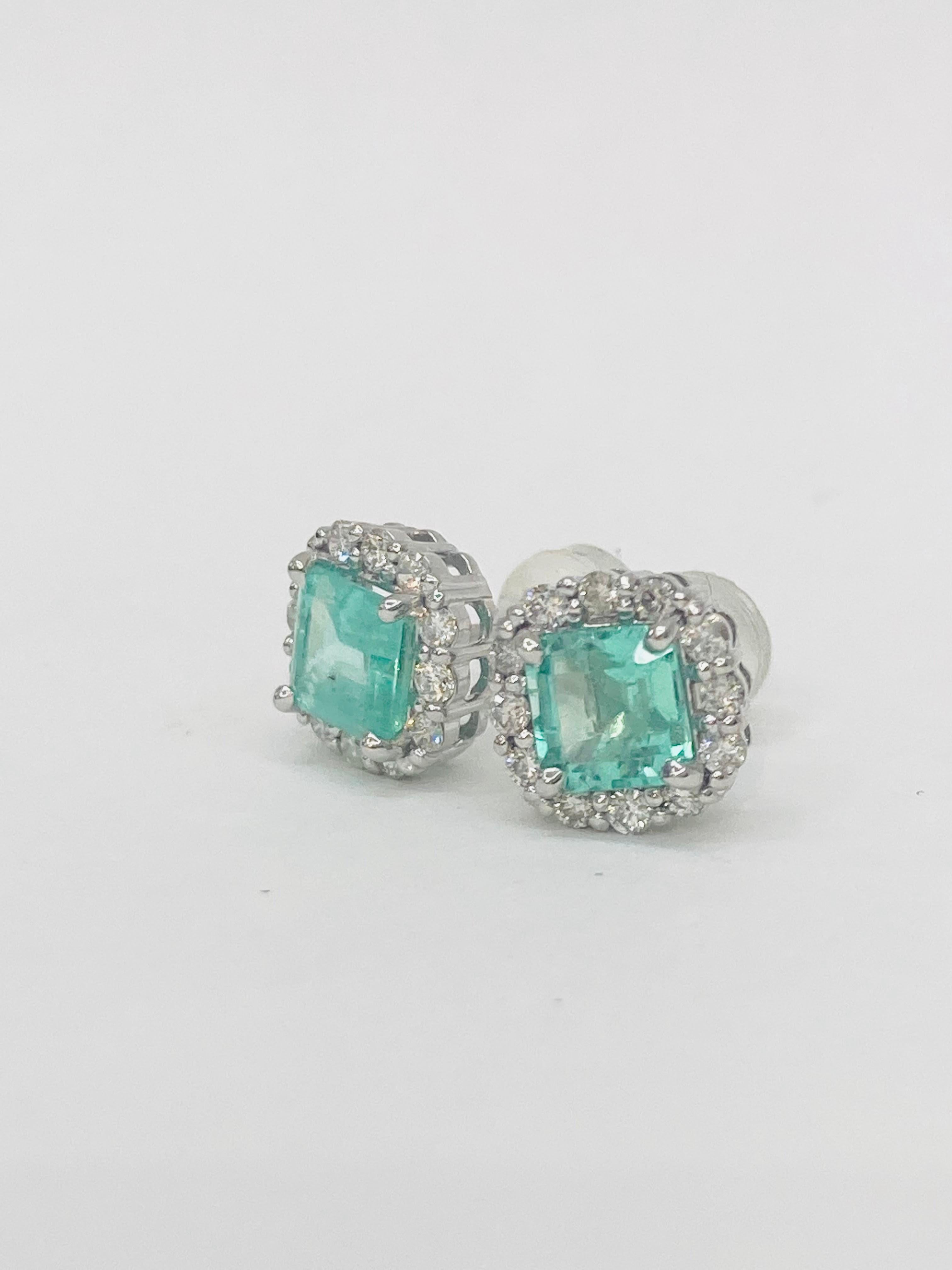Bochic “Retro Vintage” Colombian Emeralds & Diamond Cluster Stud Earrings In New Condition For Sale In New York, NY