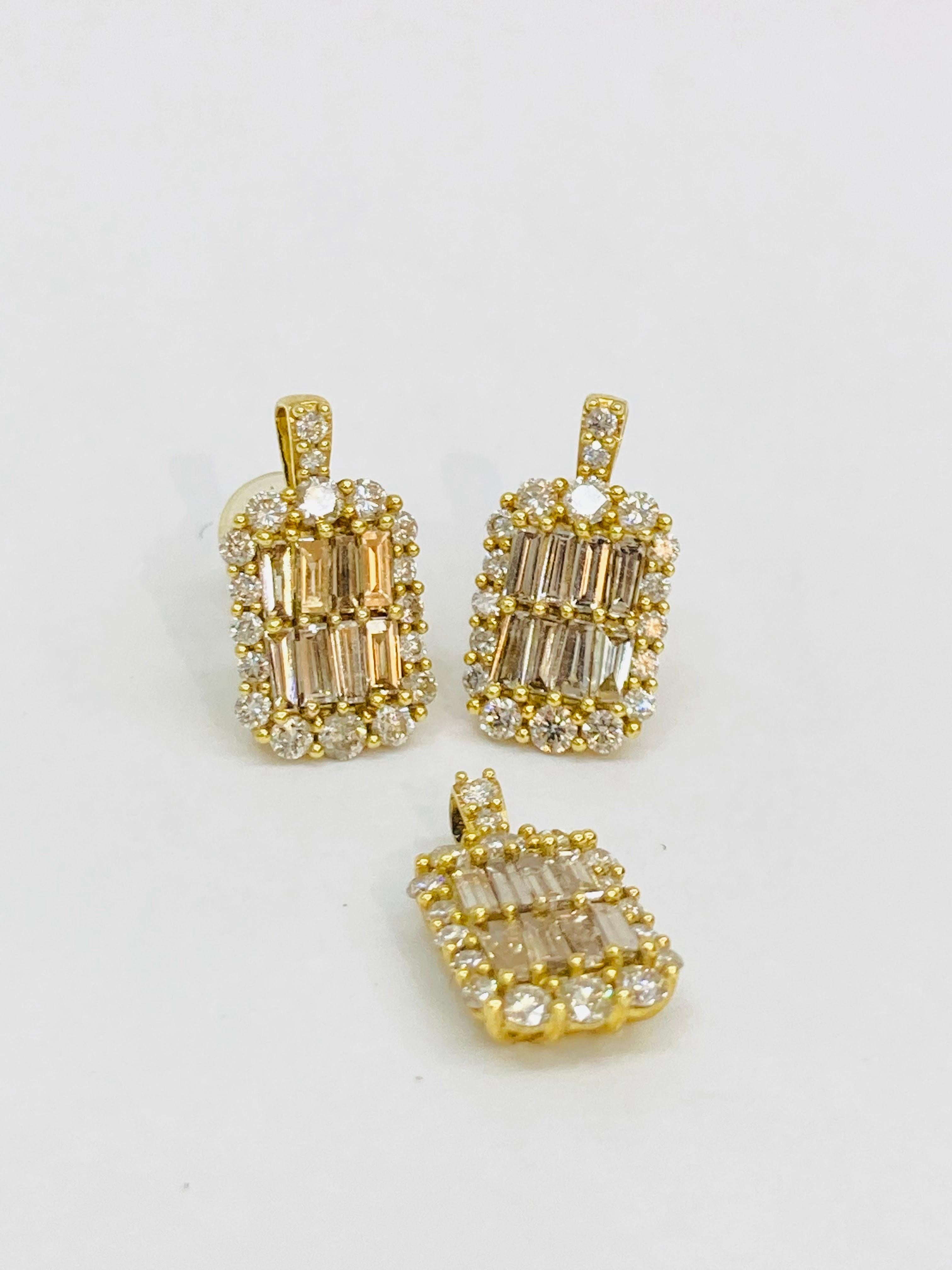 Bochic “Retro Vintage” Diamond Retro Set, Earrings & Pendent Set In 18K Gold 

Diamonds 2.10 Carat 
F color 
VS clarity 
18K Yellow Gold
5.10 Gram

This Pendent and Earrings Set is from the 