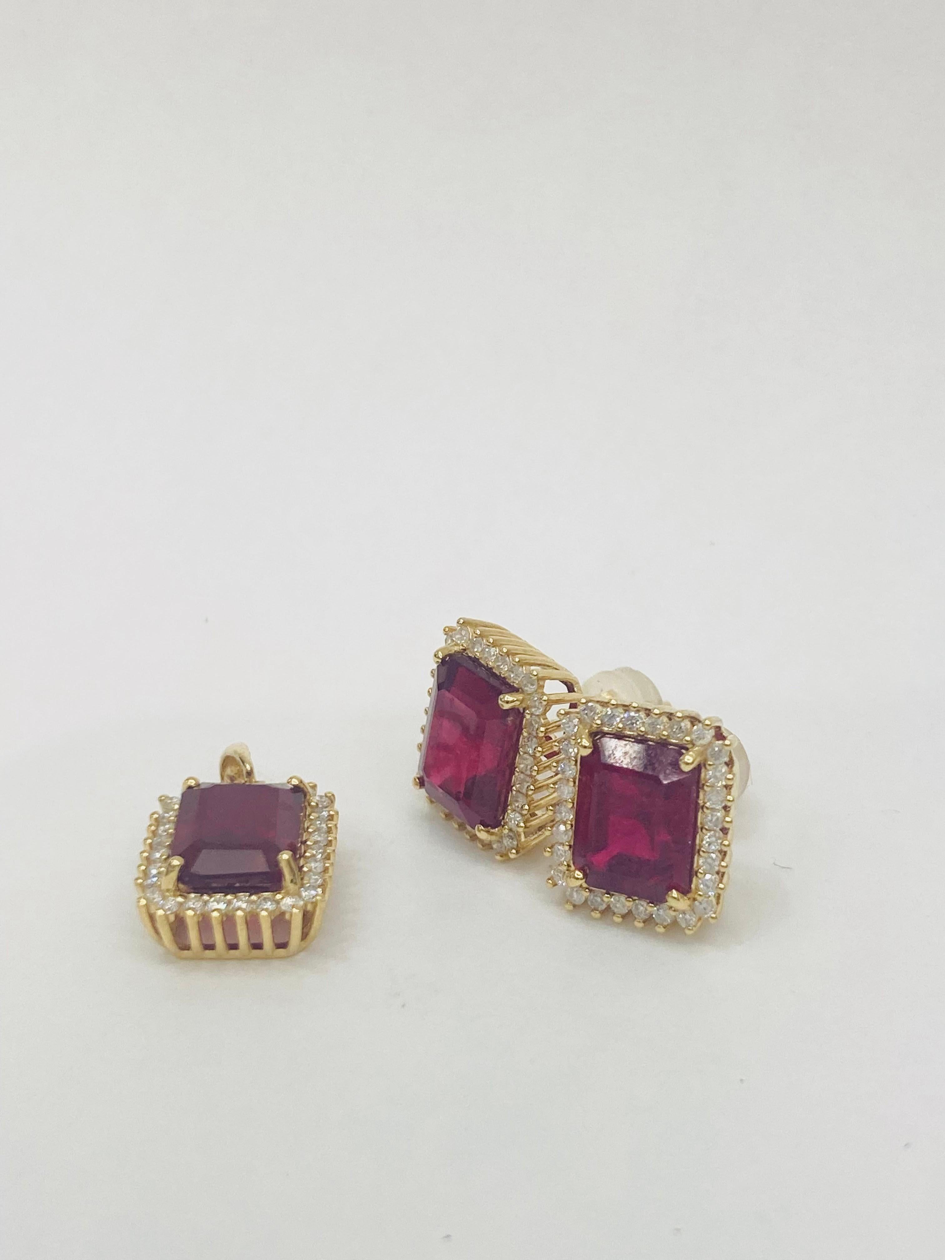 Bochic “Retro Vintage” Diamond & Ruby Retro Set, Earrings & Pendent In 18K Gold  For Sale 7