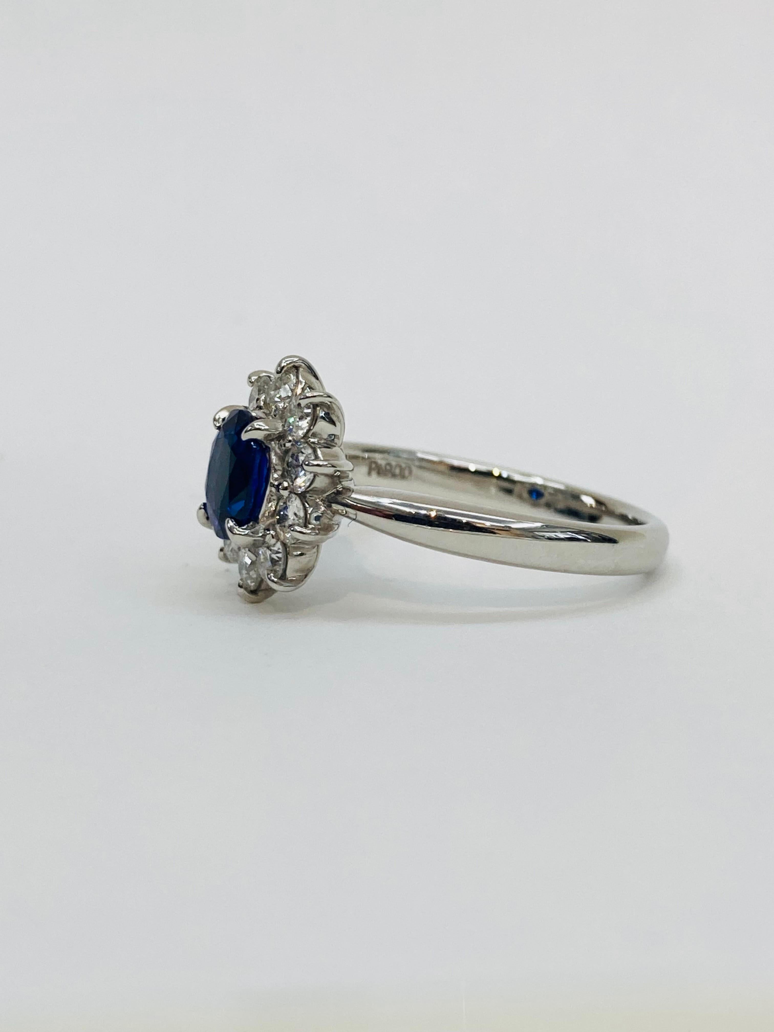 Bochic “Retro Vintage” Natural Blue Sapphire Platinum Diamond Cluster Ring For Sale 3