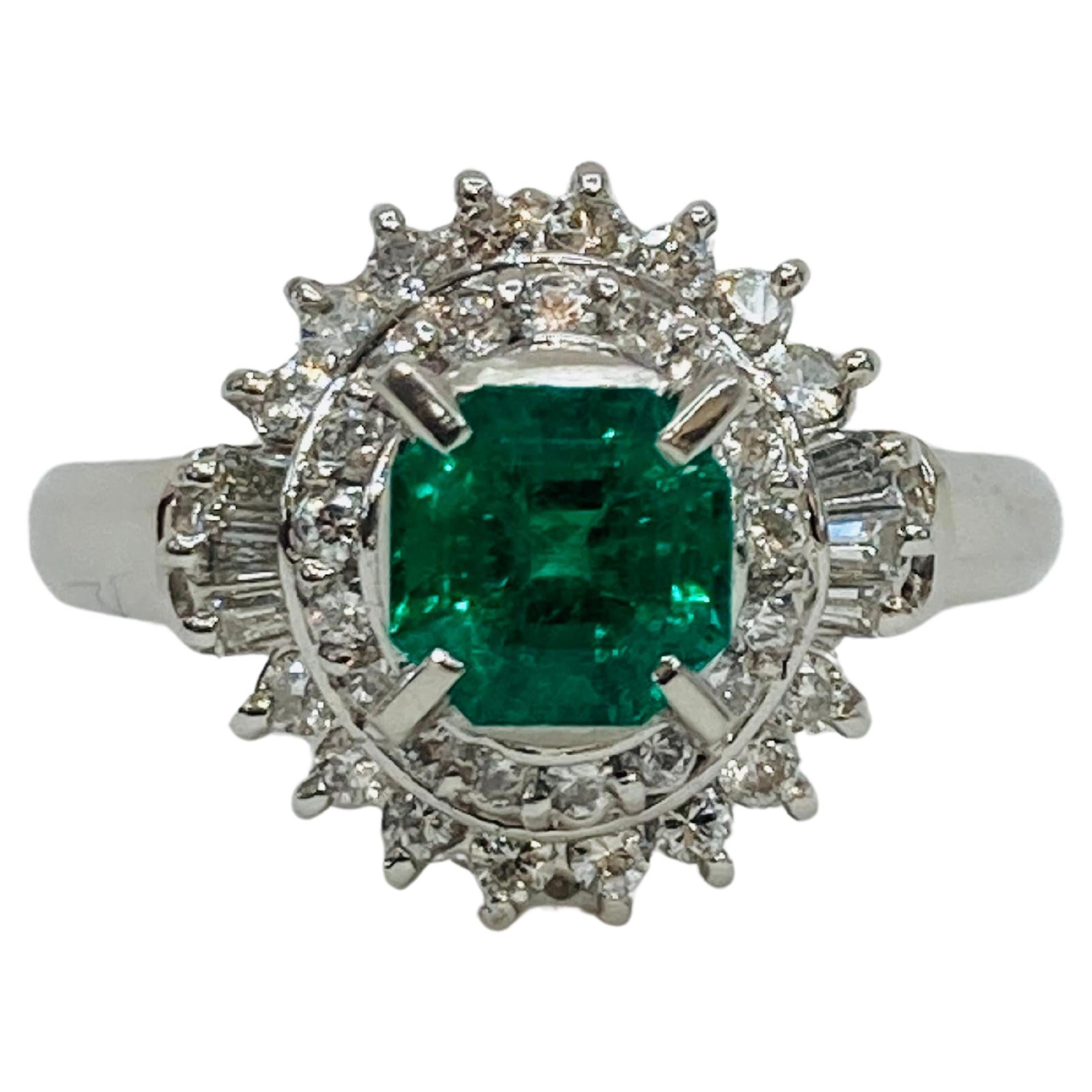 Bochic “Retro Vintage” Natural Emerald & Platinum Diamond Cluster Ring. For Sale