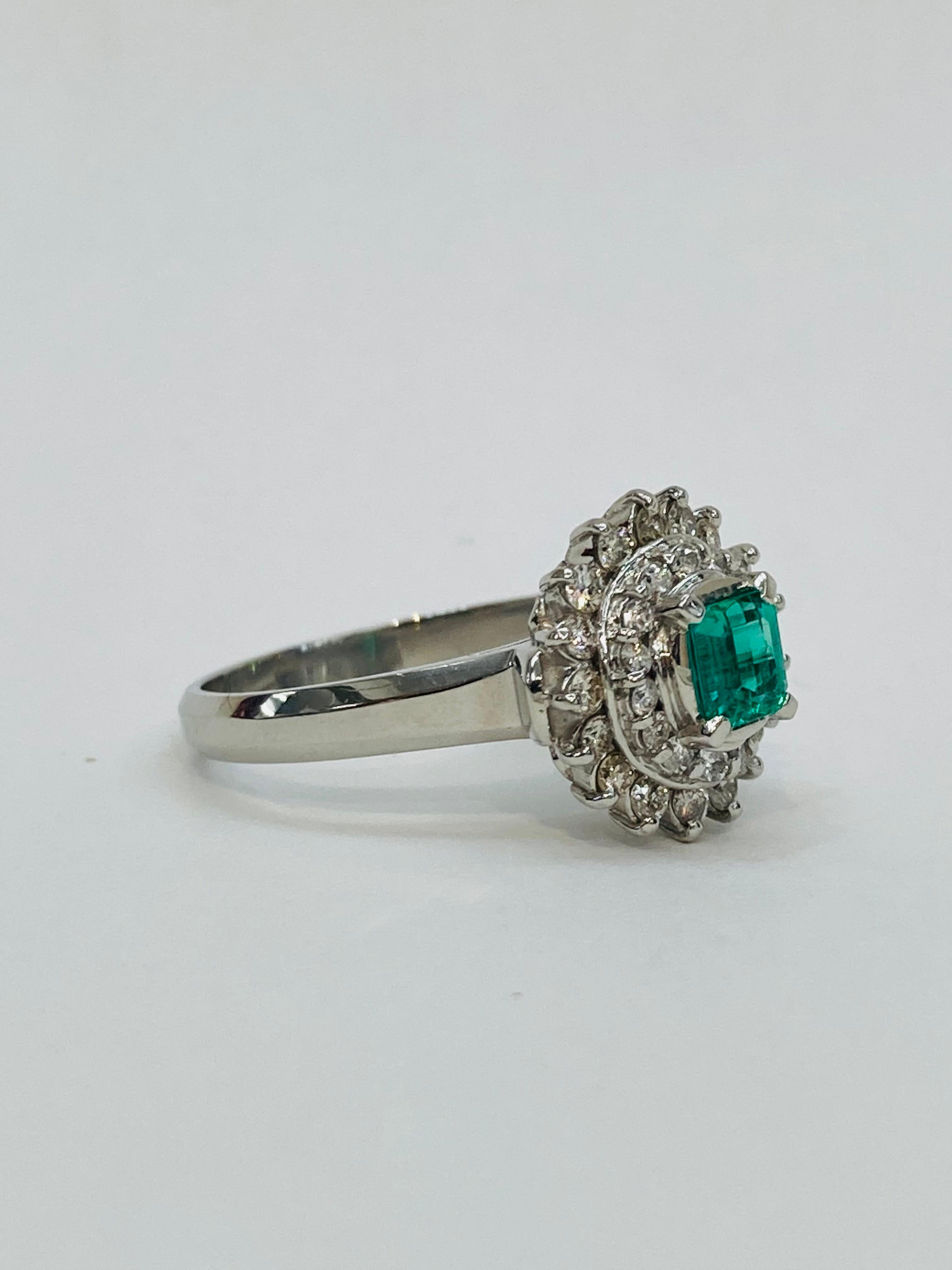 Bochic “Retro Vintage”  Natural Emerald & Platinum Diamond Cluster Ring For Sale 2