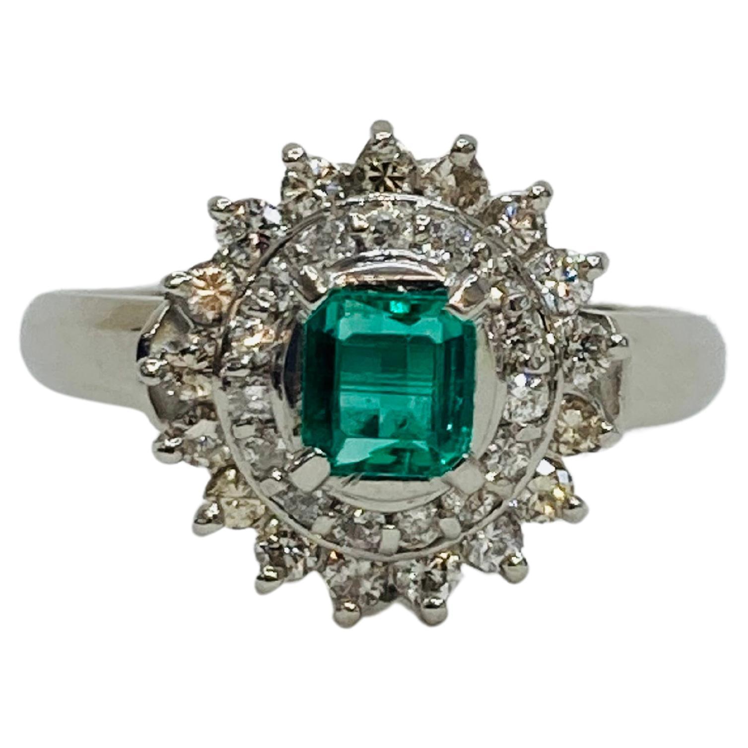 Bochic “Retro Vintage”  Natural Emerald & Platinum Diamond Cluster Ring For Sale