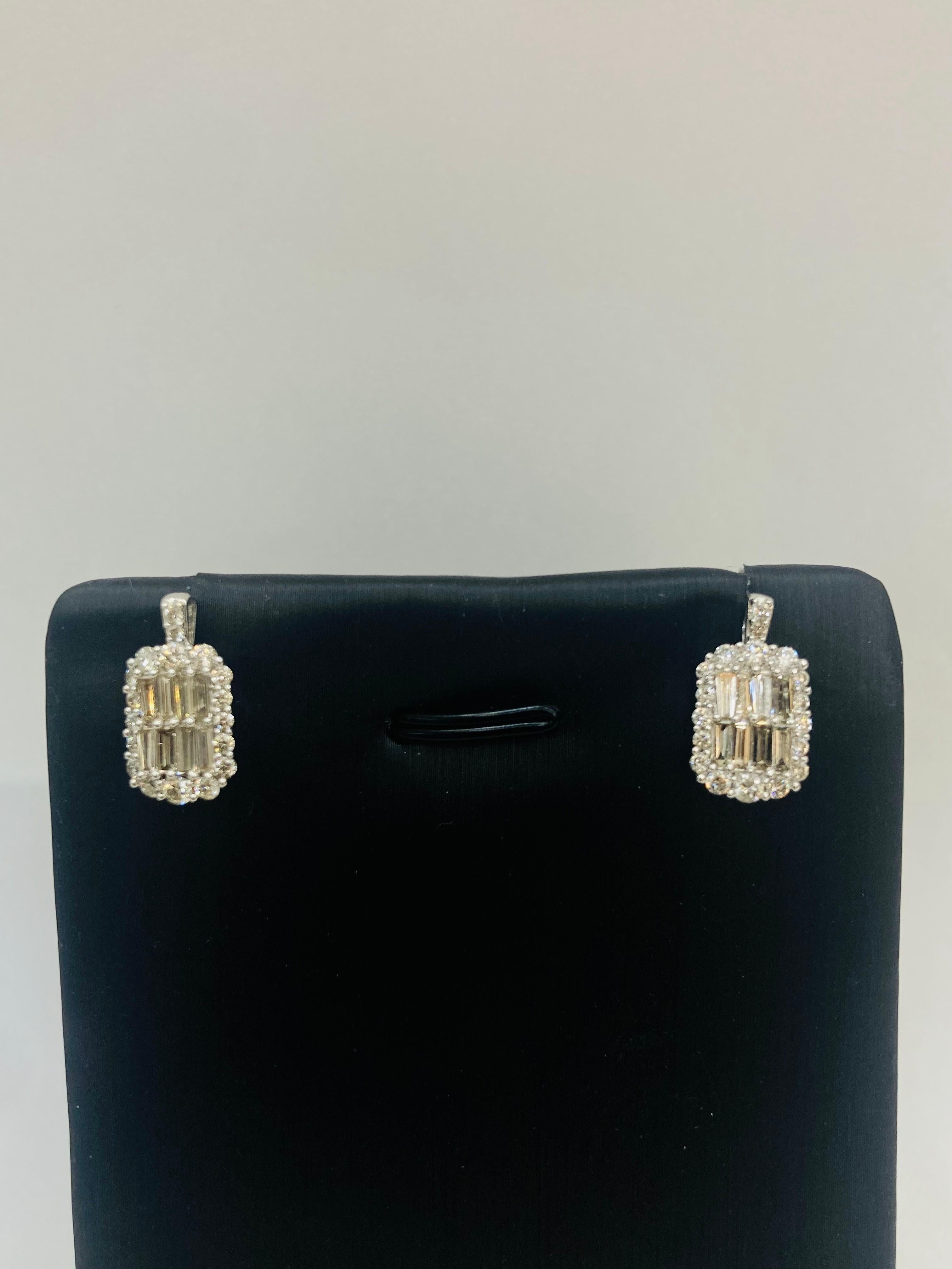 Bochic “Retro Vintage” Round & Baguette Diamond Earrings Set In 18K Gold  For Sale 1