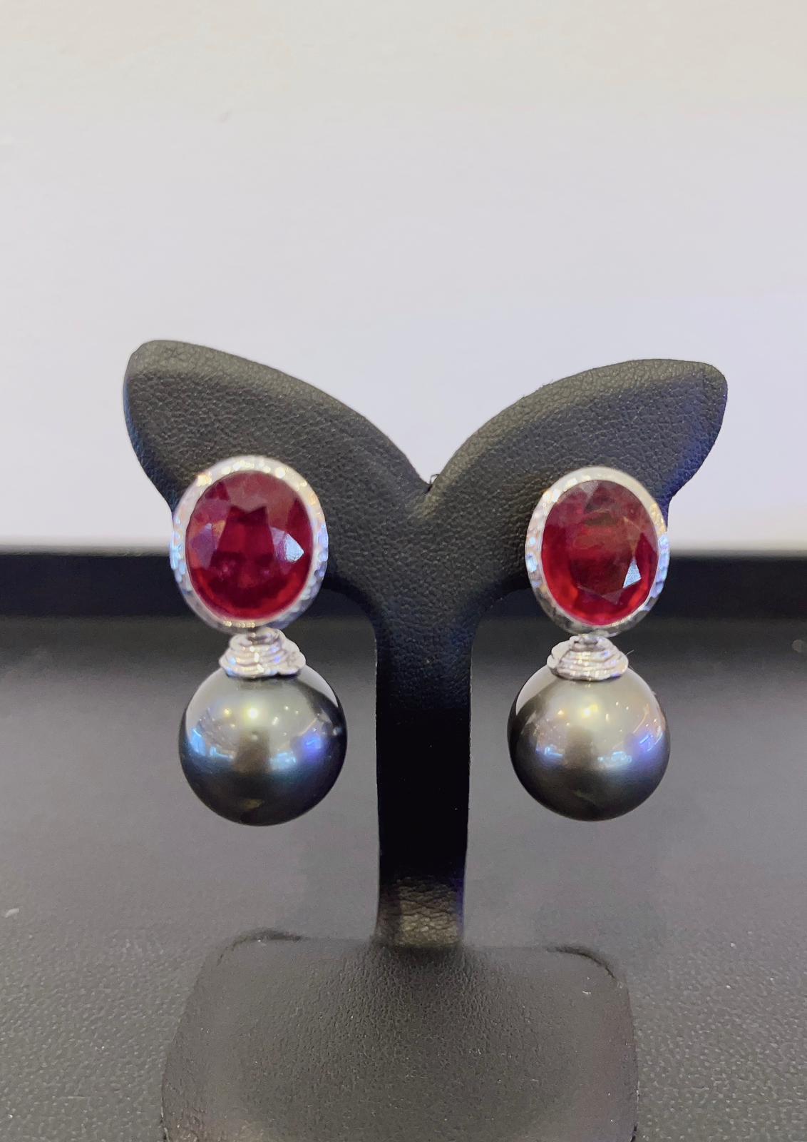 Bochic “Capri” Ruby and South Sea Pearl Changeable, set in 18K Gold & Silver  In New Condition For Sale In New York, NY