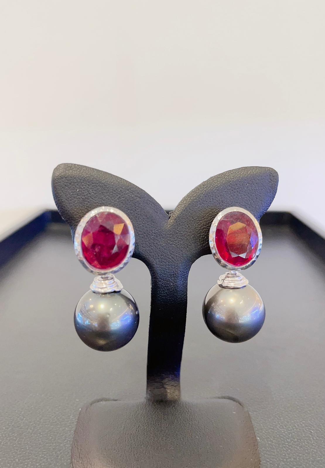 Bochic “Capri” Ruby and South Sea Pearl Changeable, set in 18K Gold & Silver For Sale 1