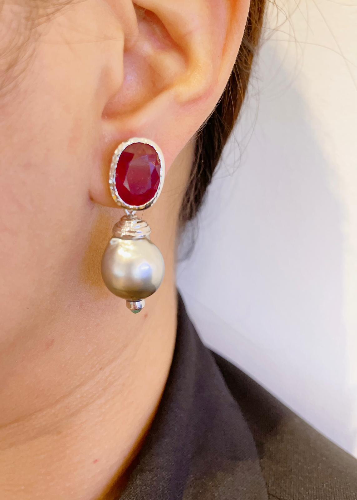 Bochic “Capri”  Ruby, Emerald and South Sea Pearls set in 22K Gold & Silver  For Sale 2