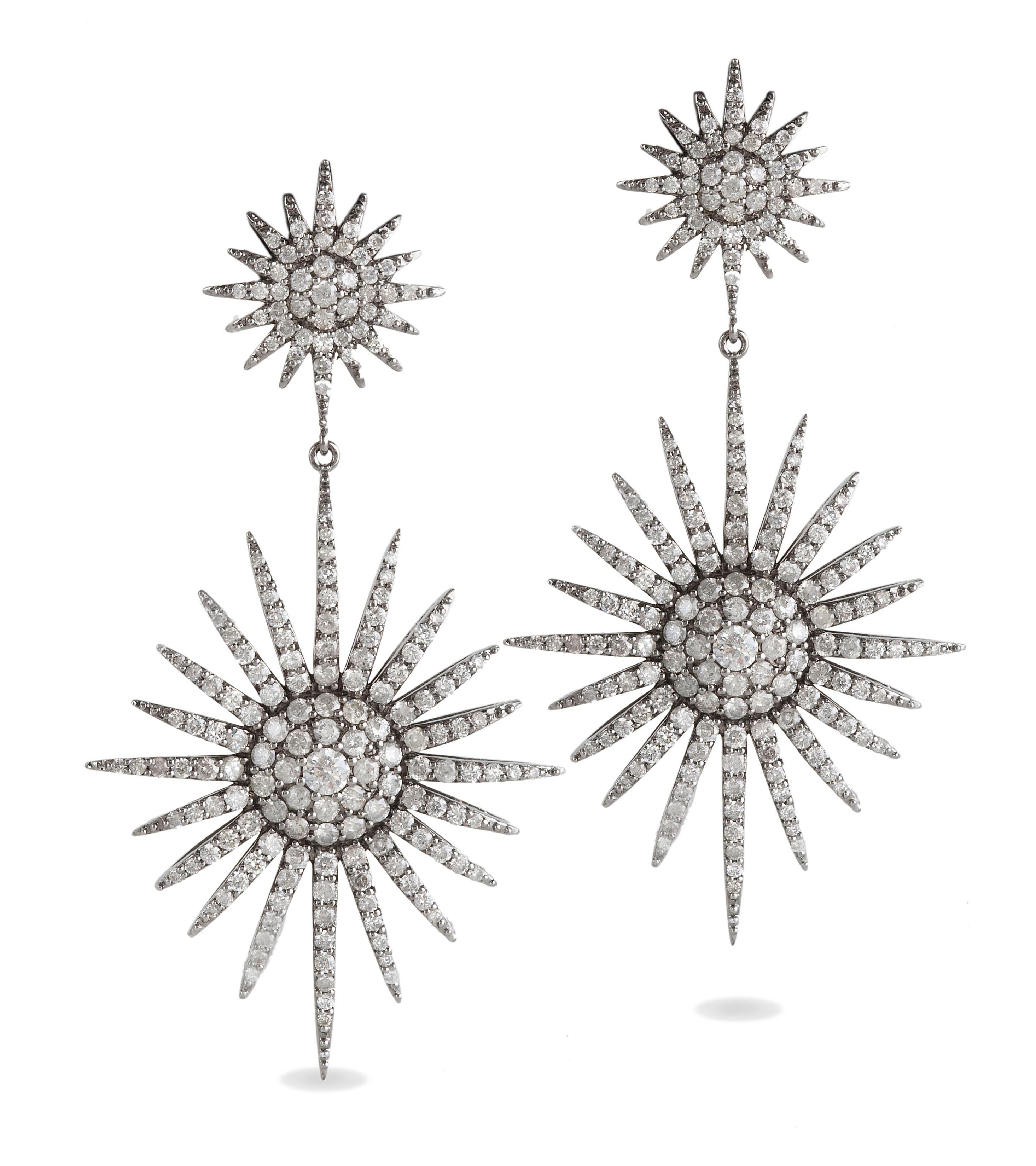 Bochic Double StarBurst Diamond Earrings 
A classic Bochic Iconic style, timeless and chic. 
This earrings are made to order, short or long bar. 
18K Gold. 
Metal colors:
18K Yellow Gold 
18K Pink Gold 
18K Black Gold 
Diamonds:
White Diamonds
