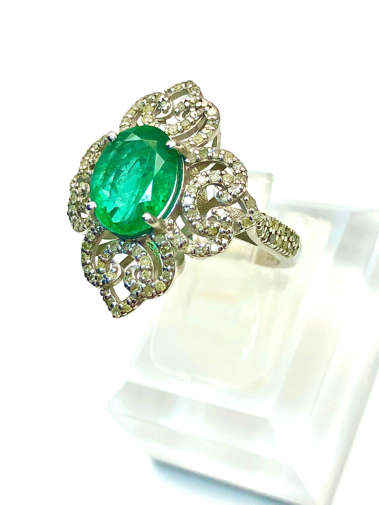 Bochic Vintage Ring aus 18 Karat Gold und Silber mit natürlichem Smaragd und Diamant (Brillantschliff) im Angebot