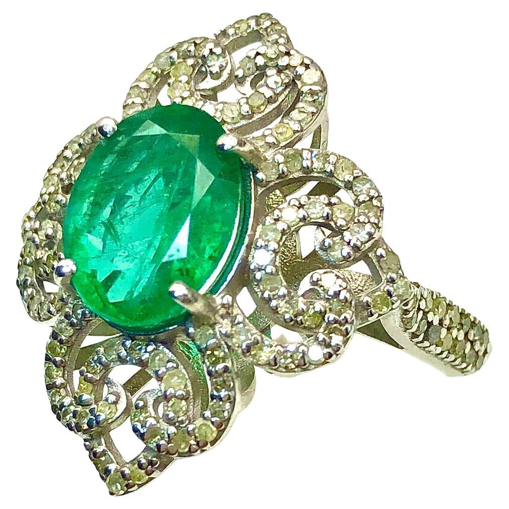 Bochic Vintage Ring aus 18 Karat Gold und Silber mit natürlichem Smaragd und Diamant im Angebot