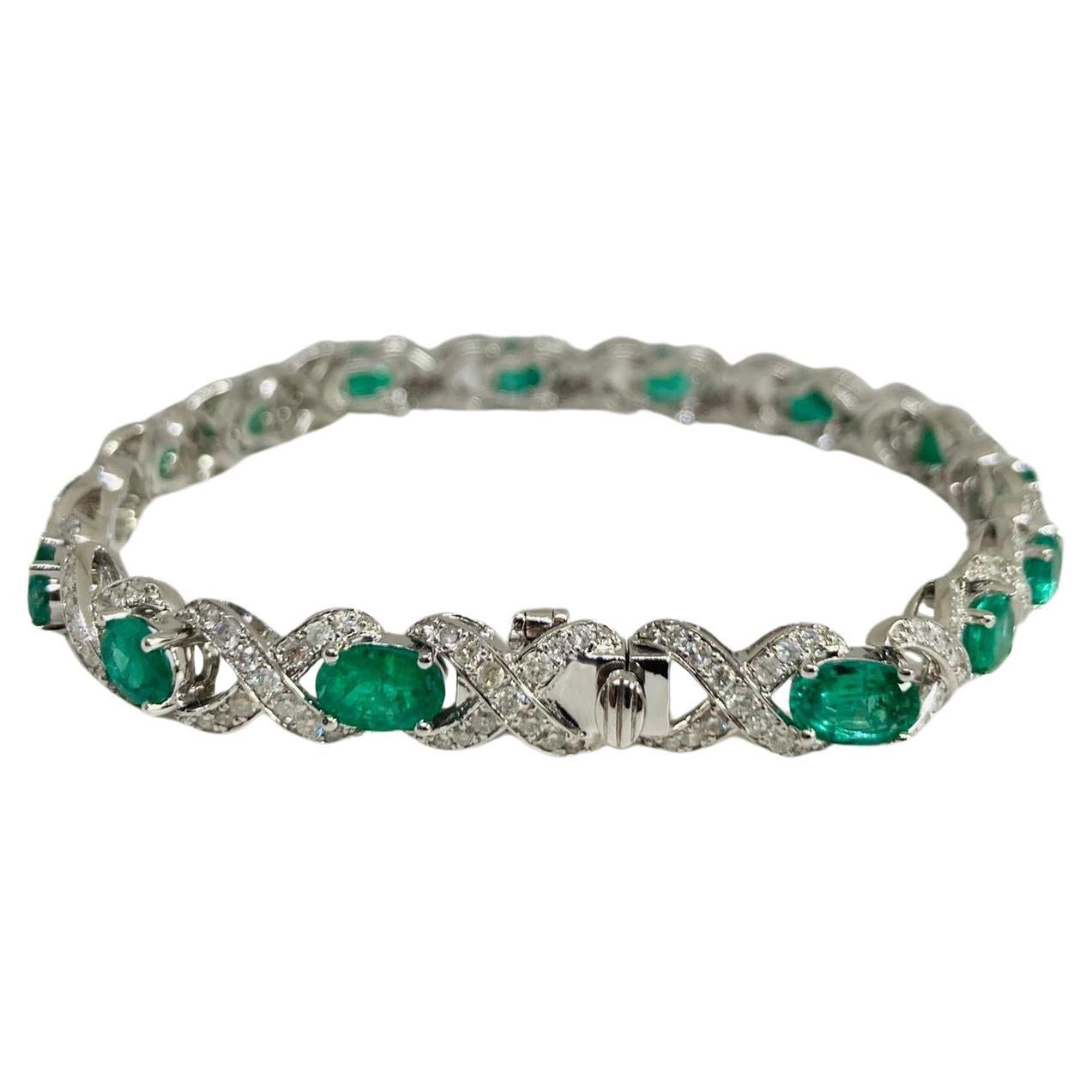 Vintage Bychic - Emeraudes naturelles ovales et diamants sertis en or 18 carats