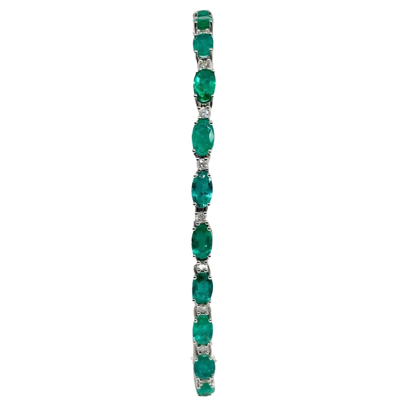 Bochic “Vintage Retro” Oval Natural Emeralds & Diamonds Set In 18K Gold   In New Condition For Sale In New York, NY